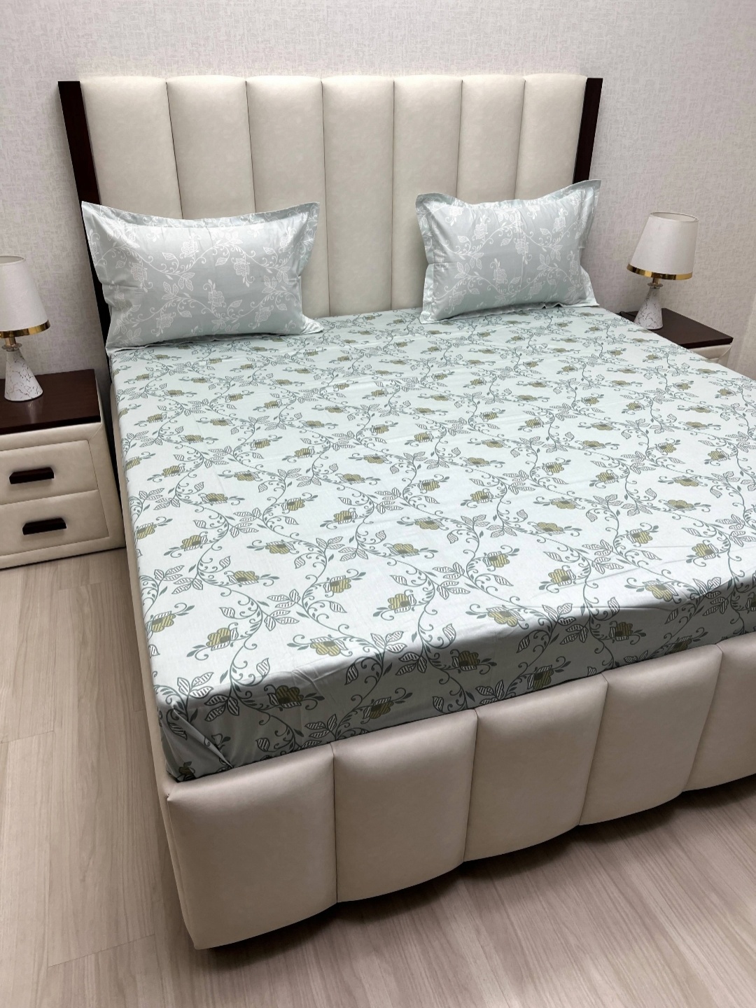 Pure Decor Lifestyle Green Printed Pure Cotton 250 TC King Bedsheet Set 2.74 m x 2.74 m
Pure Decor Lifestyle Green Printed Pure Cotton 250 TC King Bedsheet Set 2.74 m x 2.74 m