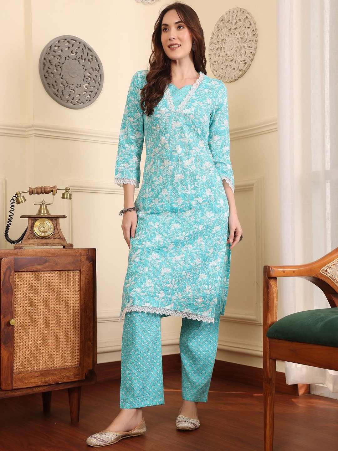 ADORNIA Floral Printed Sweetheart Neck Thread Work Pure Cotton Straight Kurta & Trousers, Blue
ADORNIA Floral Printed Sweetheart Neck Thread Work Pure Cotton Straight Kurta & Trousers, Blue