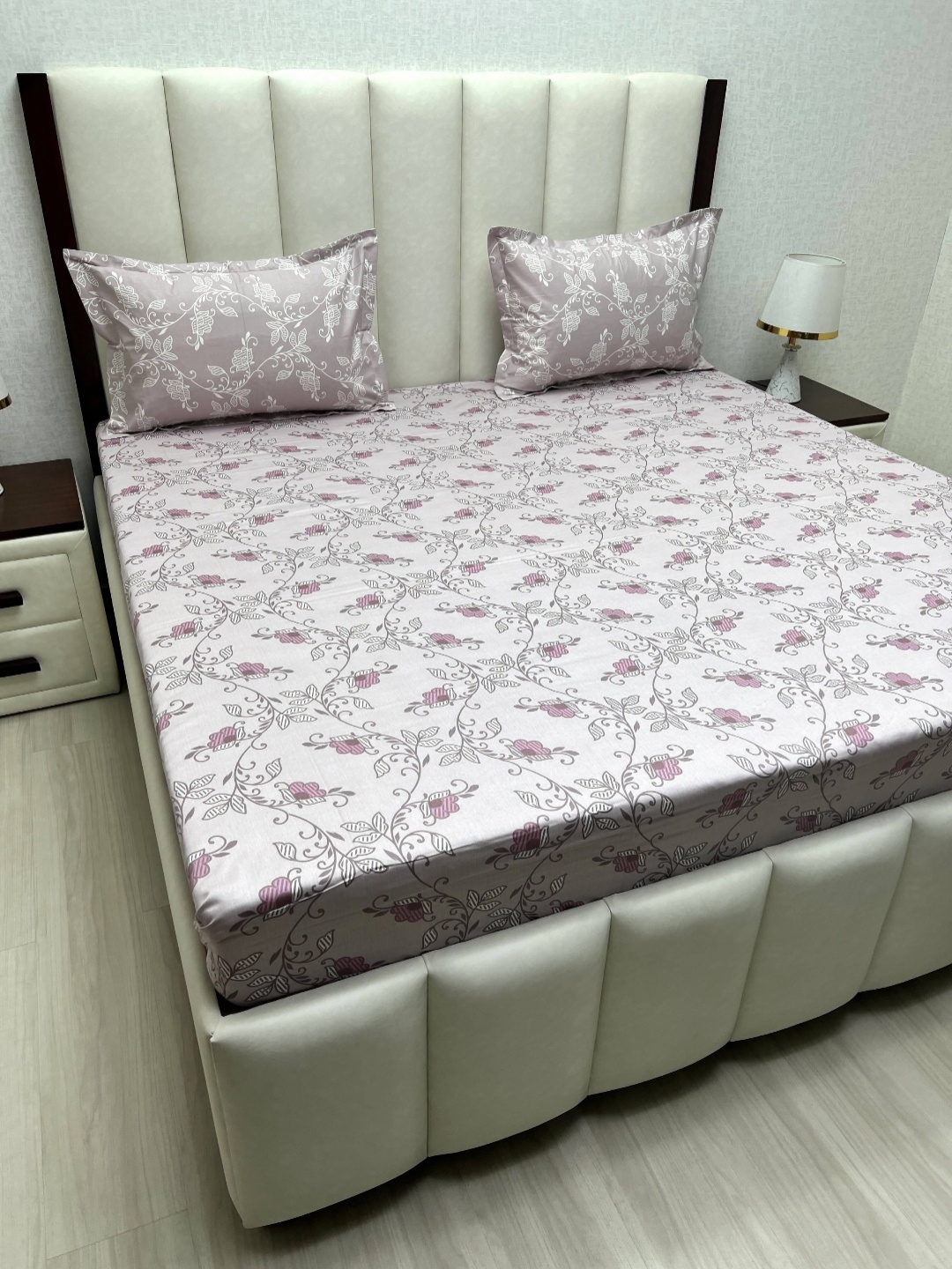 Pure Decor Royal Passion Purple Printed Cotton 260TC Queen Bedsheet Set 2.74m x 2.74m
Pure Decor Royal Passion Purple Printed Cotton 260TC Queen Bedsheet Set 2.74m x 2.74m
