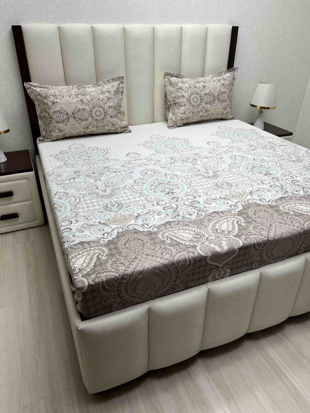 Pure Decor Lifestyle White Printed 260 TC Pure Cotton King Bedsheet Set 2.74 m x 2.74 m
Pure Decor Lifestyle White Printed 260 TC Pure Cotton King Bedsheet Set 2.74 m x 2.74 m