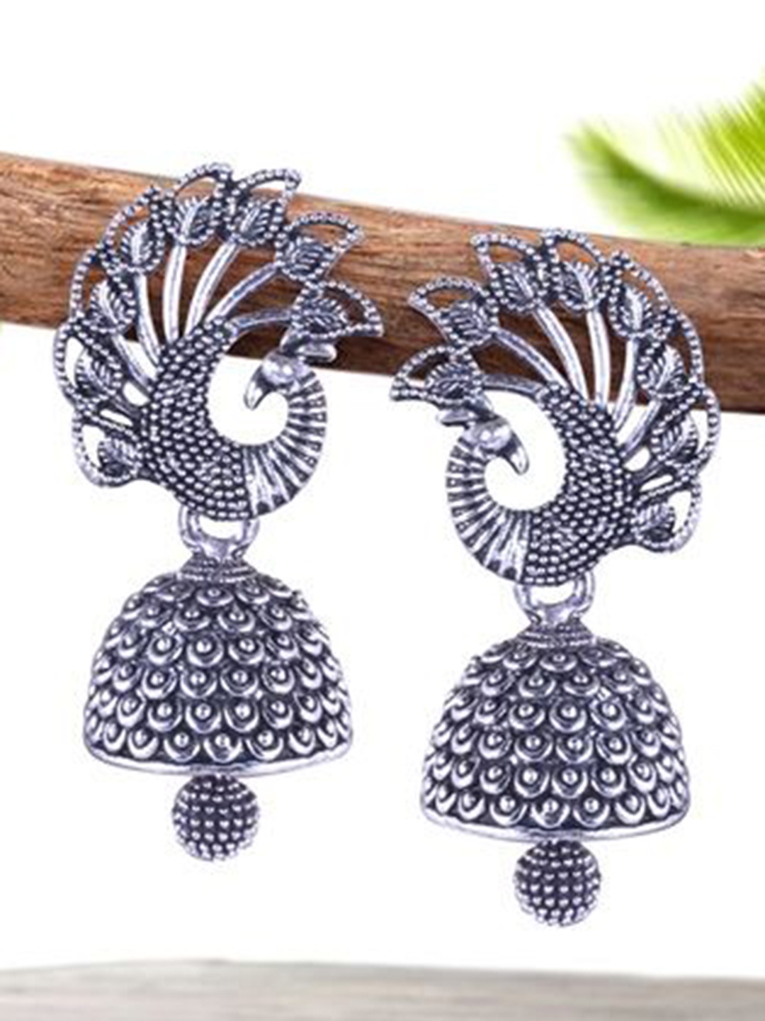 DIVASTRI Set Of 5 Silver-Plated Artificial Stones Studded And Beaded Oxidised Jhumkas
DIVASTRI Set Of 5 Silver-Plated Artificial Stones Studded And Beaded Oxidised Jhumkas