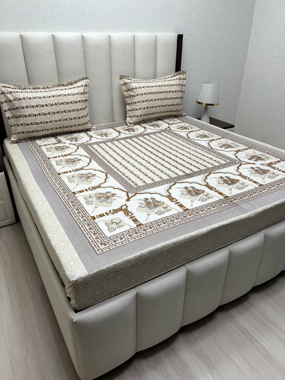 Pure Decor Brown & White Motifs Printed Cotton 250 TC King Bedsheet Set- 2.74 m x 2.74 m
Pure Decor Brown & White Motifs Printed Cotton 250 TC King Bedsheet Set- 2.74 m x 2.74 m
