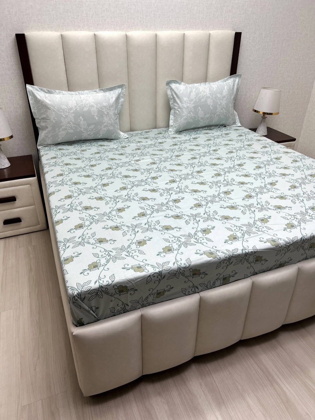 Pure Decor Lifestyle Green Printed Pure Cotton 260 TC King Bedsheet Set 2.74 m x 2.74 m
Pure Decor Lifestyle Green Printed Pure Cotton 260 TC King Bedsheet Set 2.74 m x 2.74 m