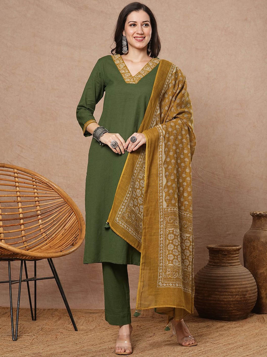 KAMI KUBI Women Regular Pure Cotton Kurta with Trousers & With Dupatta, Green
KAMI KUBI Women Regular Pure Cotton Kurta with Trousers & With Dupatta, Green