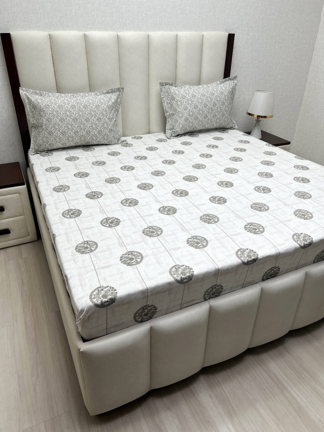 Pure Decor Lifestyle White Printed Pure Cotton 300 TC King Bedsheet Set-2.74 m x 2.74 m
Pure Decor Lifestyle White Printed Pure Cotton 300 TC King Bedsheet Set-2.74 m x 2.74 m
