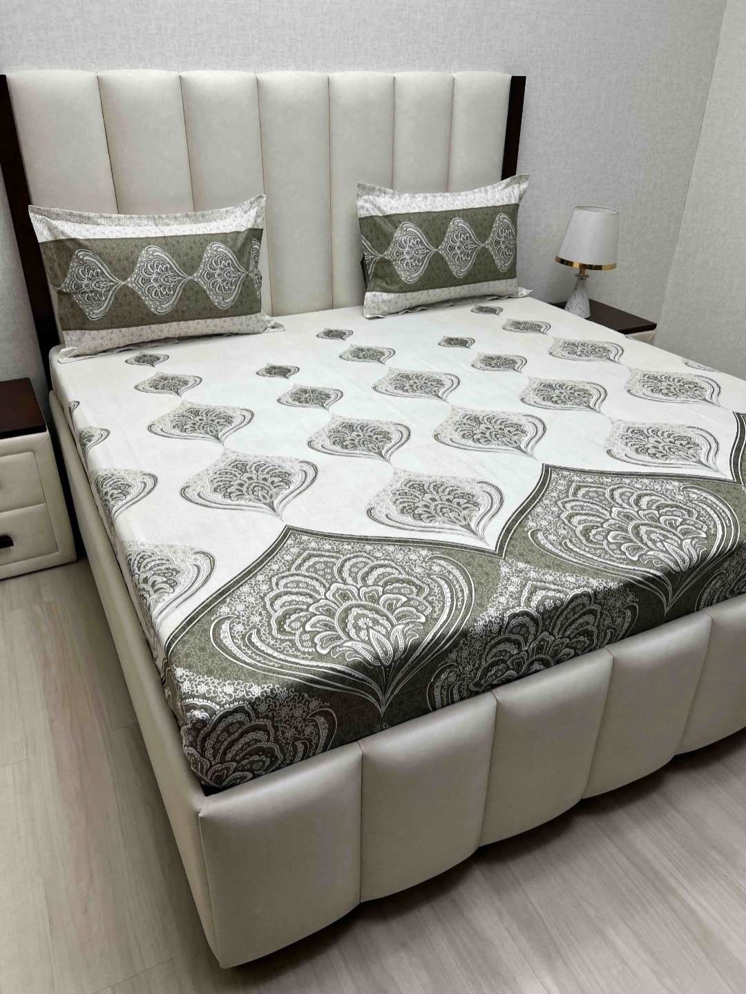 Pure Decor Royal Passion Brown Printed Cotton 330 TC King Bedsheet Set 2.74m x 2.74m
Pure Decor Royal Passion Brown Printed Cotton 330 TC King Bedsheet Set 2.74m x 2.74m