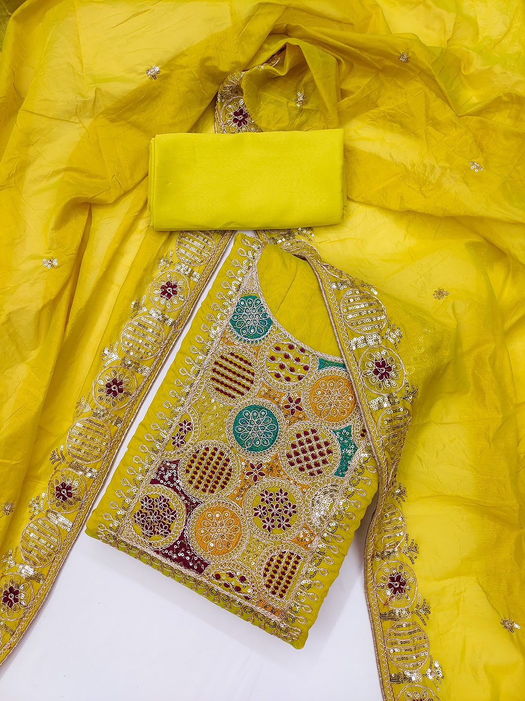 Rangtulika Ethnics Floral Embroidered Sequinned Chanderi Silk Unstitched Dress Material, Green
Rangtulika Ethnics Floral Embroidered Sequinned Chanderi Silk Unstitched Dress Material, Green