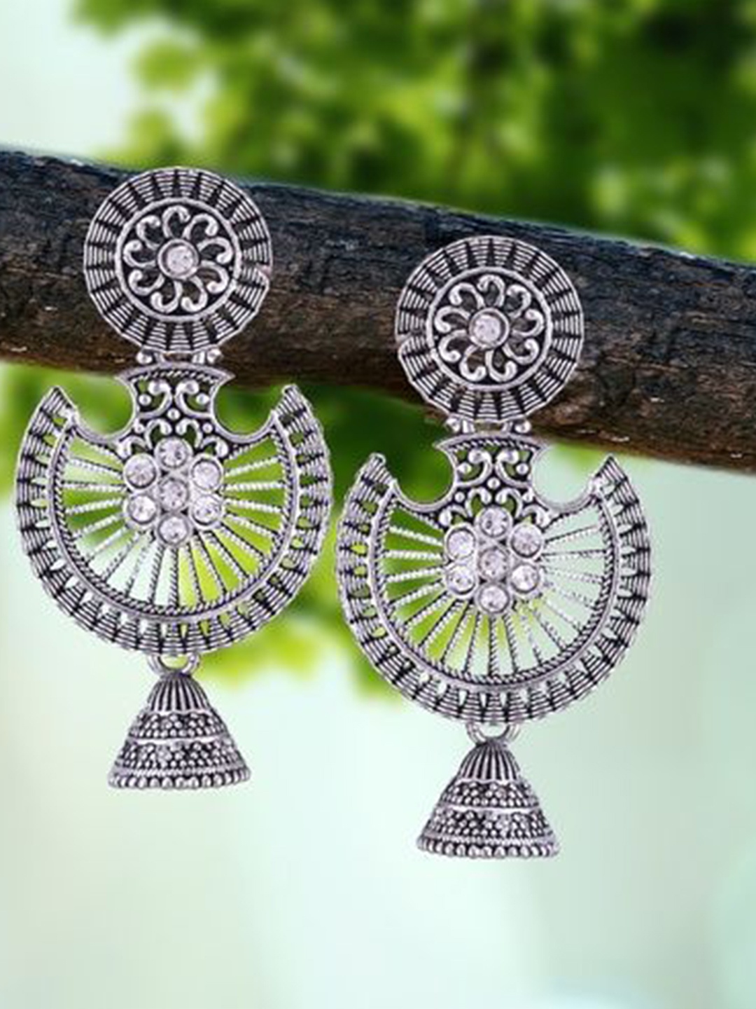 DIVASTRI Set Of 5 Silver-Plated Artificial Stones Studded And Beaded Oxidised Jhumkas
DIVASTRI Set Of 5 Silver-Plated Artificial Stones Studded And Beaded Oxidised Jhumkas