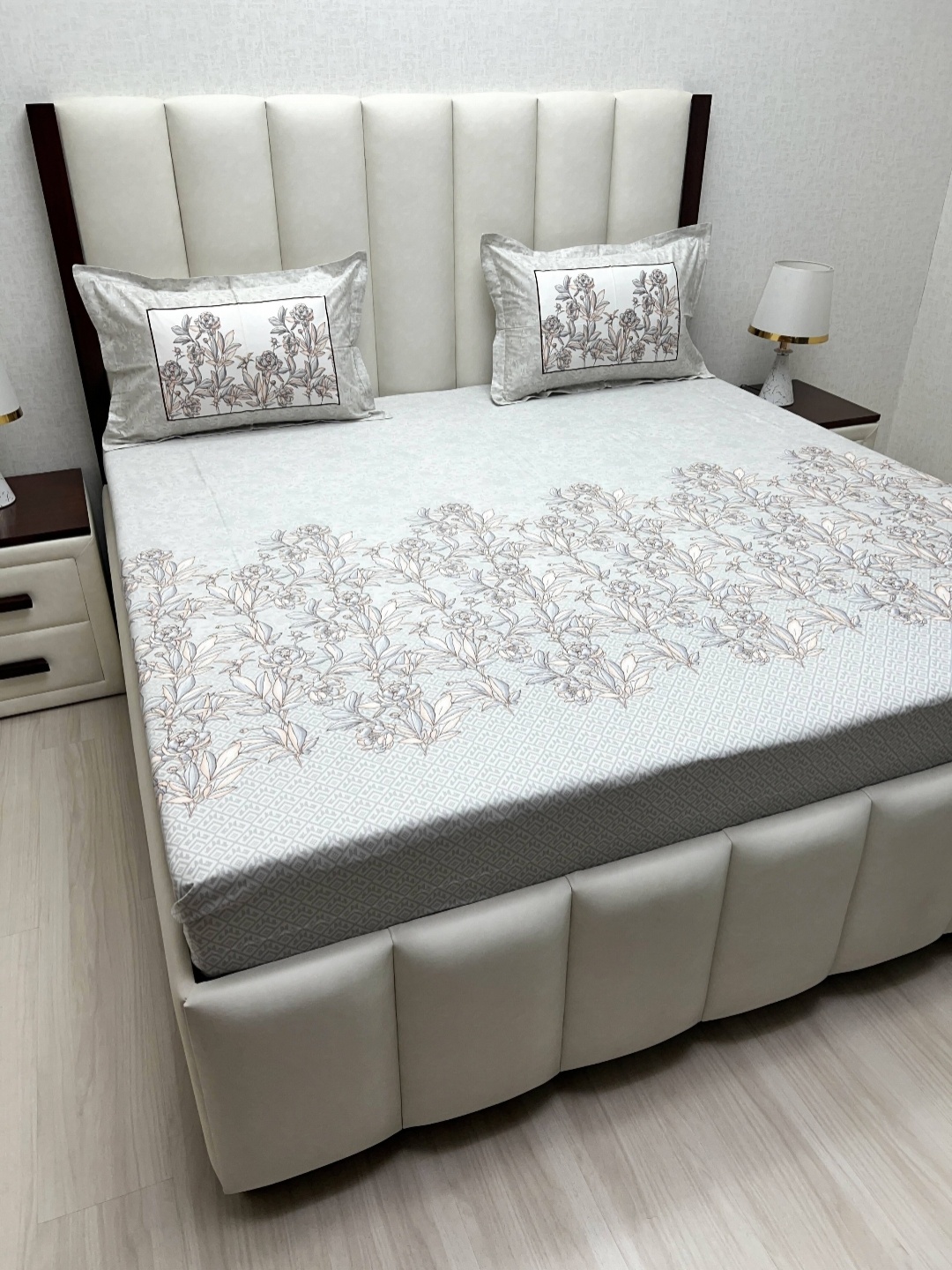 Pure Decor lifestyle Grey And Peach Printed Cotton 220 TC King Bedsheet Set 2.74m X 2.74m
Pure Decor lifestyle Grey And Peach Printed Cotton 220 TC King Bedsheet Set 2.74m X 2.74m