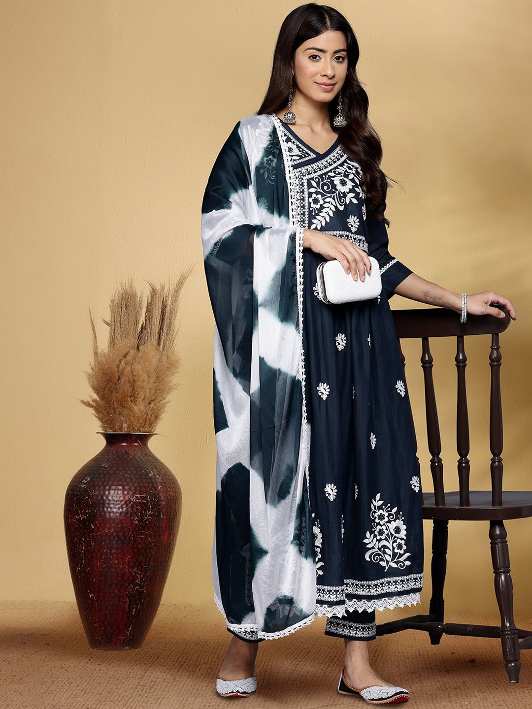 House of Pataudi Floral Embroidered V-Neck A-Line Kurta With Trousers And Dupatta, Navy blue
House of Pataudi Floral Embroidered V-Neck A-Line Kurta With Trousers And Dupatta, Navy blue