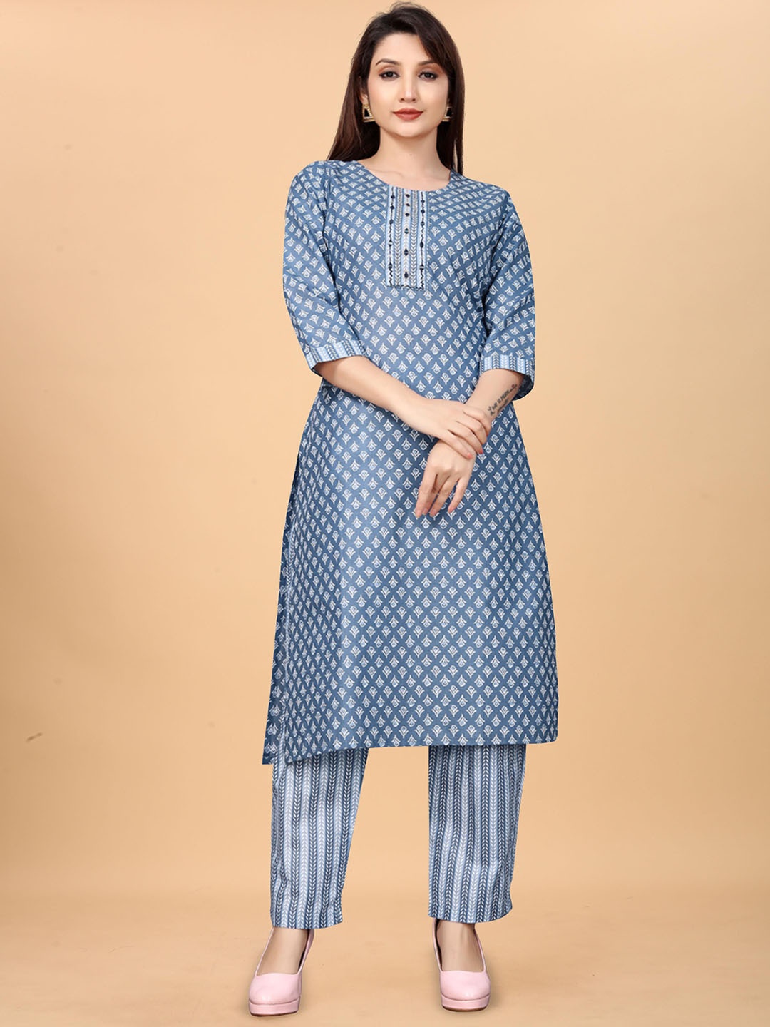 Moda Rapido Floral Printed Round Neck Pure Cotton Straight Kurta With Trousers, Blue
Moda Rapido Floral Printed Round Neck Pure Cotton Straight Kurta With Trousers, Blue