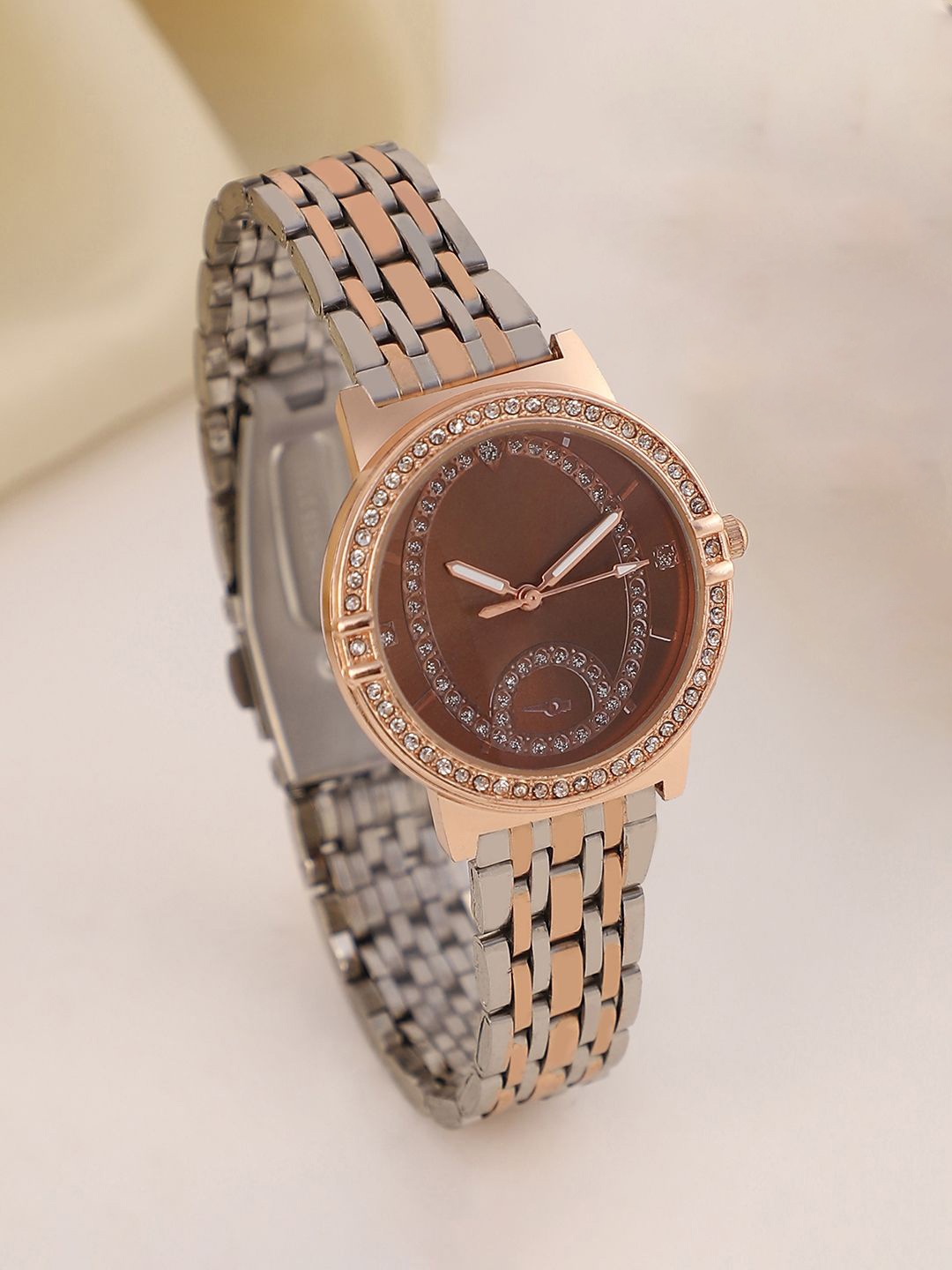HAUTE SAUCE by Campus Sutra Women's The Vloce Round Watch - Chocolate Brown SS25_HSWC1417, Multi
HAUTE SAUCE by Campus Sutra Women's The Vloce Round Watch - Chocolate Brown SS25_HSWC1417, Multi