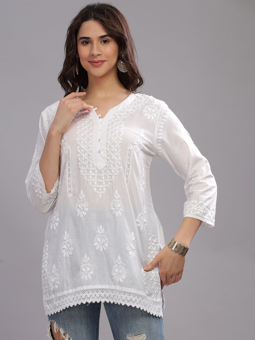 Club Loom Floral Embroidered Notch Neck Chikankari Pure Cotton Straight Kurti, White
Club Loom Floral Embroidered Notch Neck Chikankari Pure Cotton Straight Kurti, White