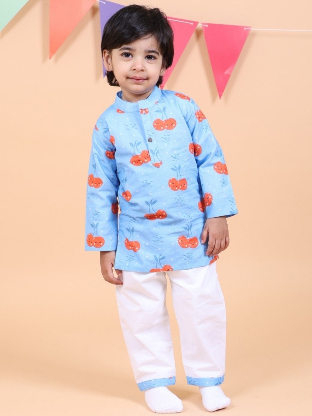 MAMA AND PEACHES Kids Geometric Printed Pure Cotton Straight Kurta with Trouser, Blue
MAMA AND PEACHES Kids Geometric Printed Pure Cotton Straight Kurta with Trouser, Blue