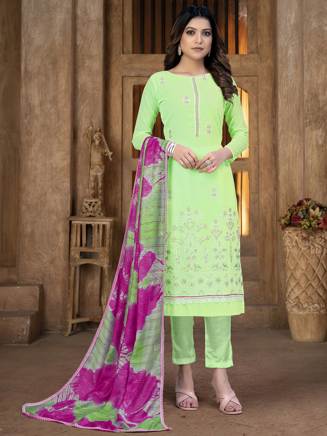 SAINOOR Floral Embroidered Thread Work Silk Georgette Semi-Stitched Dress Material, Green
SAINOOR Floral Embroidered Thread Work Silk Georgette Semi-Stitched Dress Material, Green