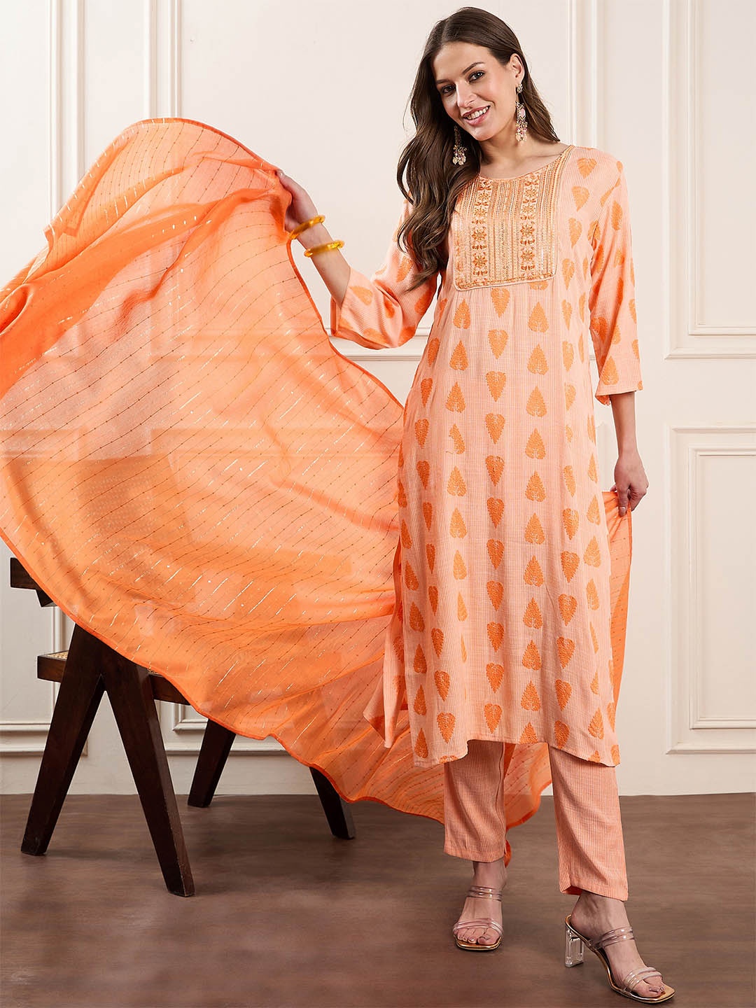 House of Pataudi Floral Embroidered Straight Kurta With Trouser And Dupatta Set, Orange
House of Pataudi Floral Embroidered Straight Kurta With Trouser And Dupatta Set, Orange
