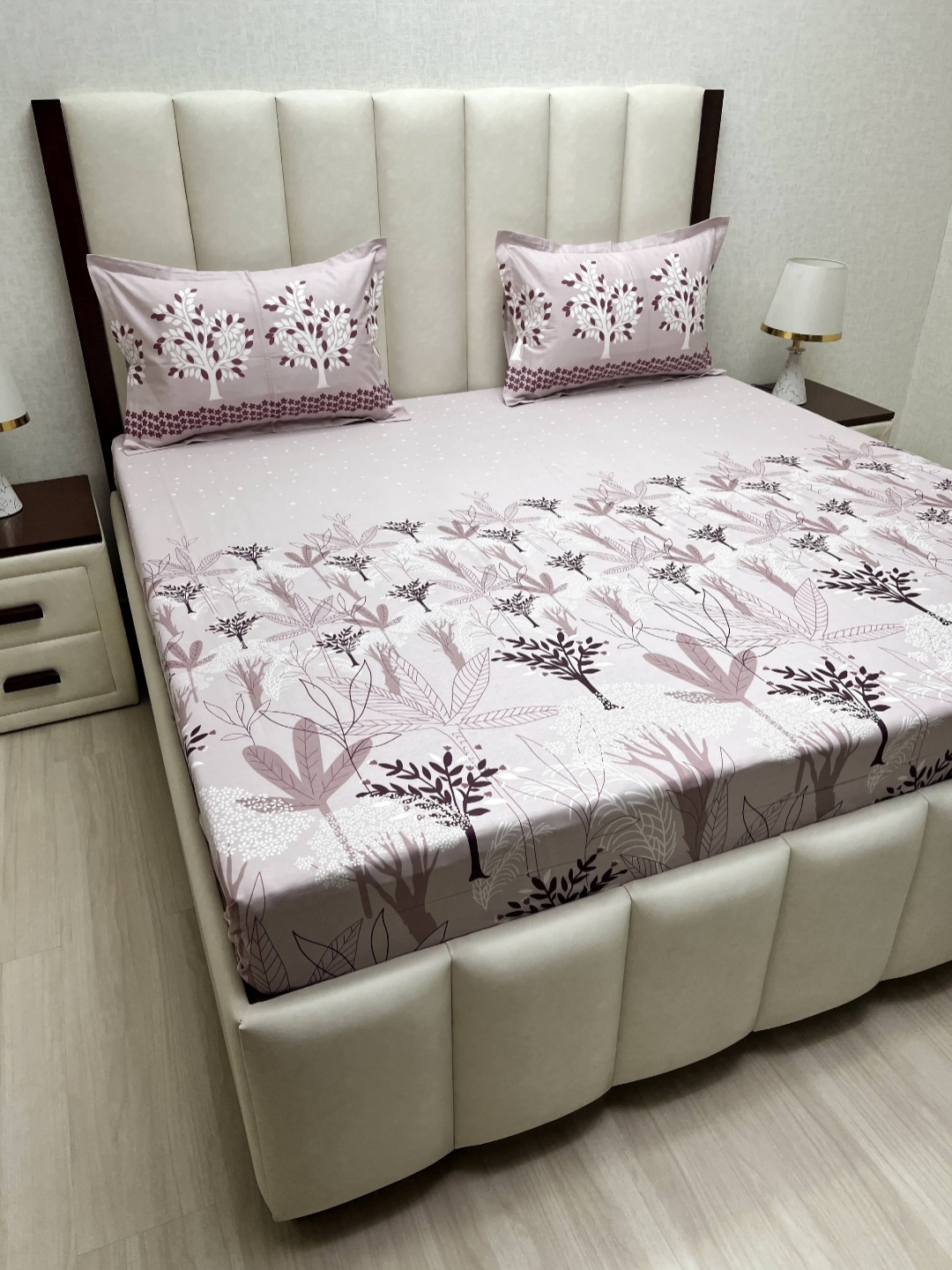 Pure Decor lifestyle Purple & White Printed Cotton 260 TC King Bedsheet Set 2.74m X 2.74m
Pure Decor lifestyle Purple & White Printed Cotton 260 TC King Bedsheet Set 2.74m X 2.74m