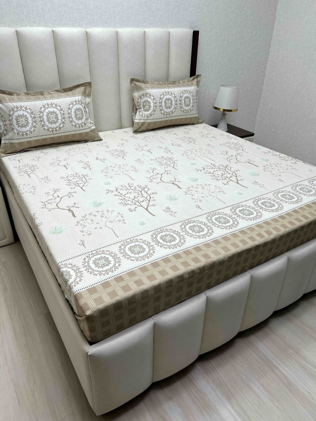 Pure Decor Lifestyle White Printed Pure Cotton 230 TC King Bedsheet Set 2.74m X 2.74m, Brown
Pure Decor Lifestyle White Printed Pure Cotton 230 TC King Bedsheet Set 2.74m X 2.74m, Brown