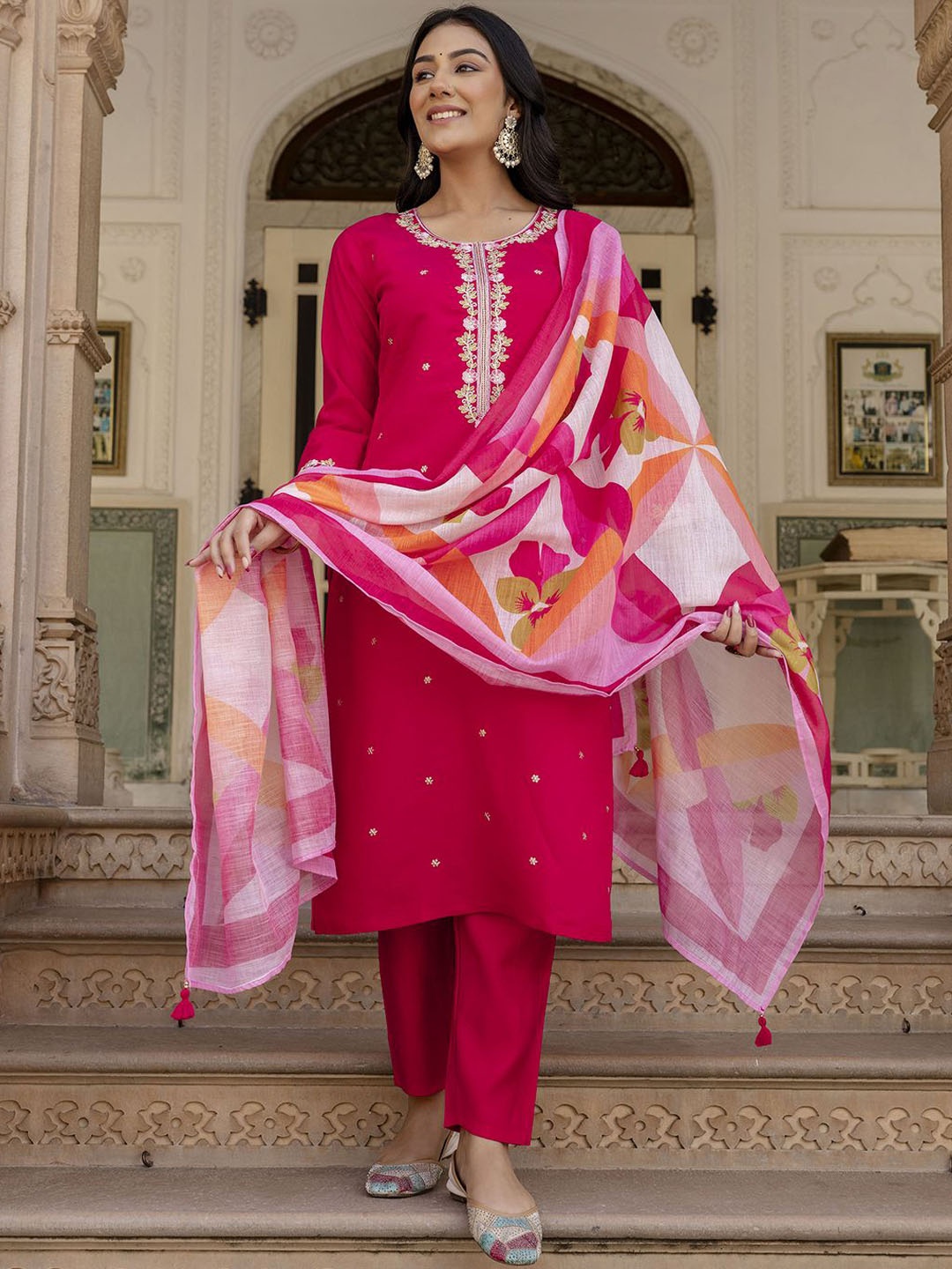 Navlik Floral Embroidered Round Neck Thread Work Straight Kurta With Trousers & Dupatta, Red
Navlik Floral Embroidered Round Neck Thread Work Straight Kurta With Trousers & Dupatta, Red