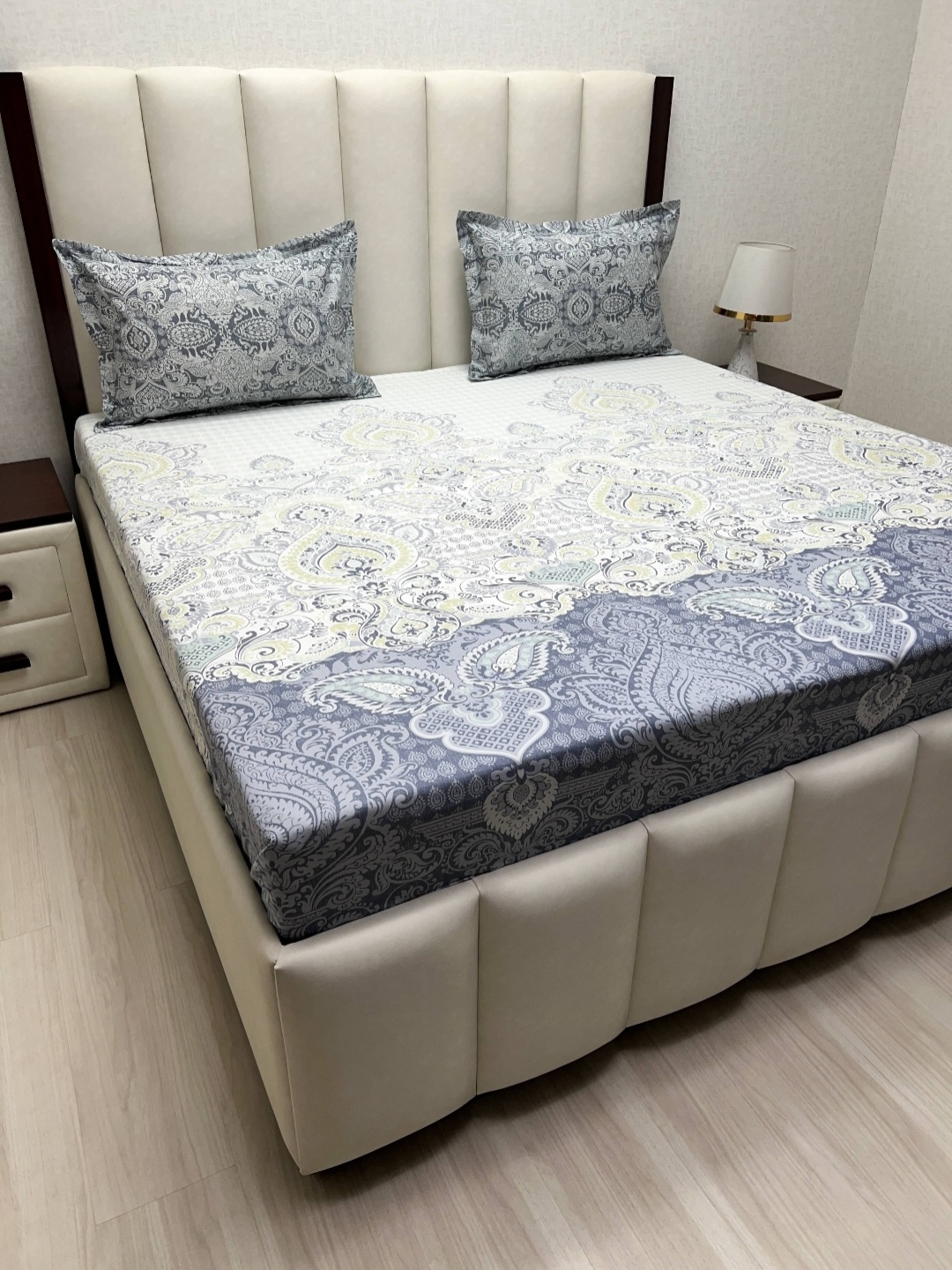 Pure Decor White Motifs Printed Pure Cotton 220 TC King Bedsheet Set 2.74 m x 2.74 m
Pure Decor White Motifs Printed Pure Cotton 220 TC King Bedsheet Set 2.74 m x 2.74 m