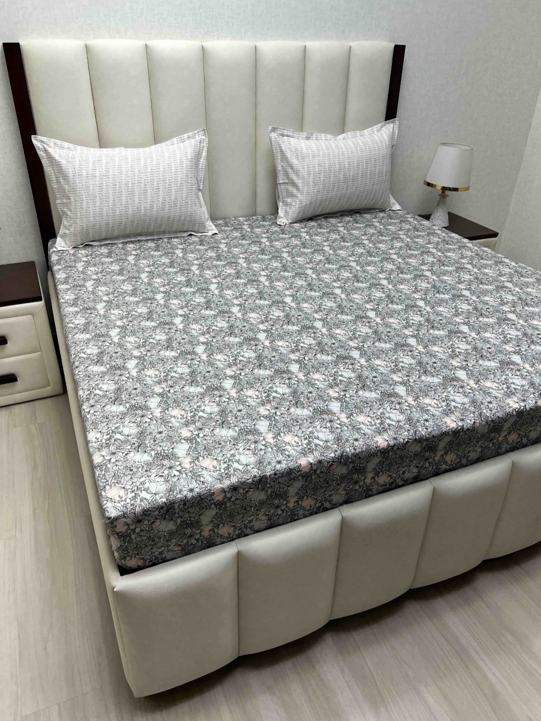 Pure Decor Lifestyle Brown Floral Printed Cotton 250 TC King Bedsheet Set 2.74 m x 2.74 m, Grey
Pure Decor Lifestyle Brown Floral Printed Cotton 250 TC King Bedsheet Set 2.74 m x 2.74 m, Grey