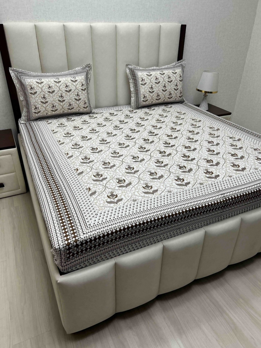 Pure Decor Lifestyle Brown Printed Pure Cotton 300 TC King Bedsheet Set 2.74m x 2.74m, White
Pure Decor Lifestyle Brown Printed Pure Cotton 300 TC King Bedsheet Set 2.74m x 2.74m, White