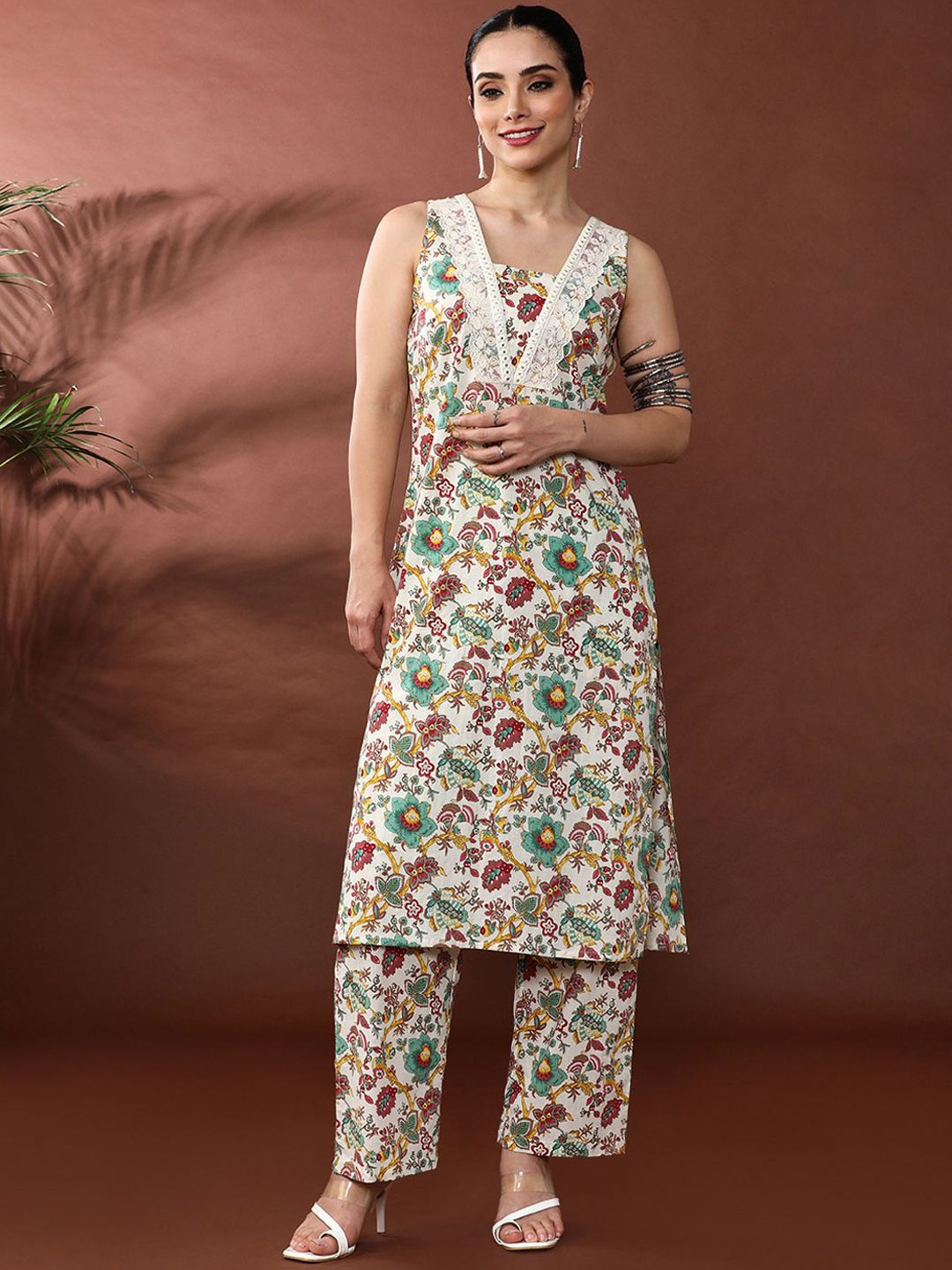 Anouk Floral Printed Square Neck Mirror Work Pure Cotton Kurta With Trouser, Yellow
Anouk Floral Printed Square Neck Mirror Work Pure Cotton Kurta With Trouser, Yellow