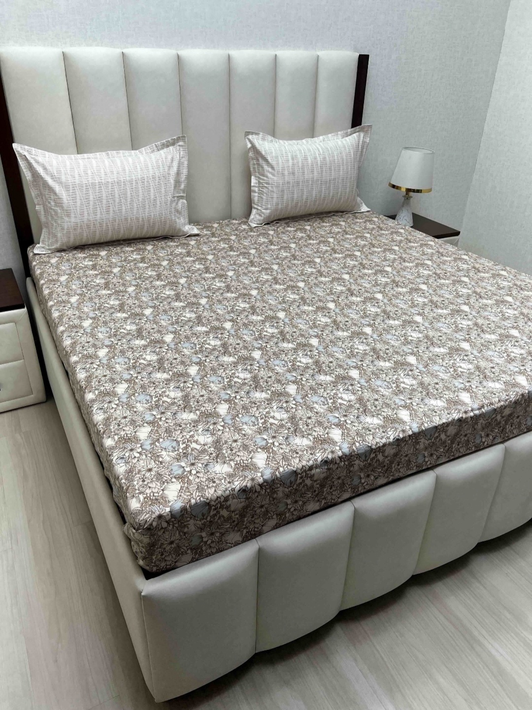 Pure Decor Lifestyle Brown Printed Pure Cotton 330 TC King Bedsheet Set 2.74 m x 2.74 m
Pure Decor Lifestyle Brown Printed Pure Cotton 330 TC King Bedsheet Set 2.74 m x 2.74 m