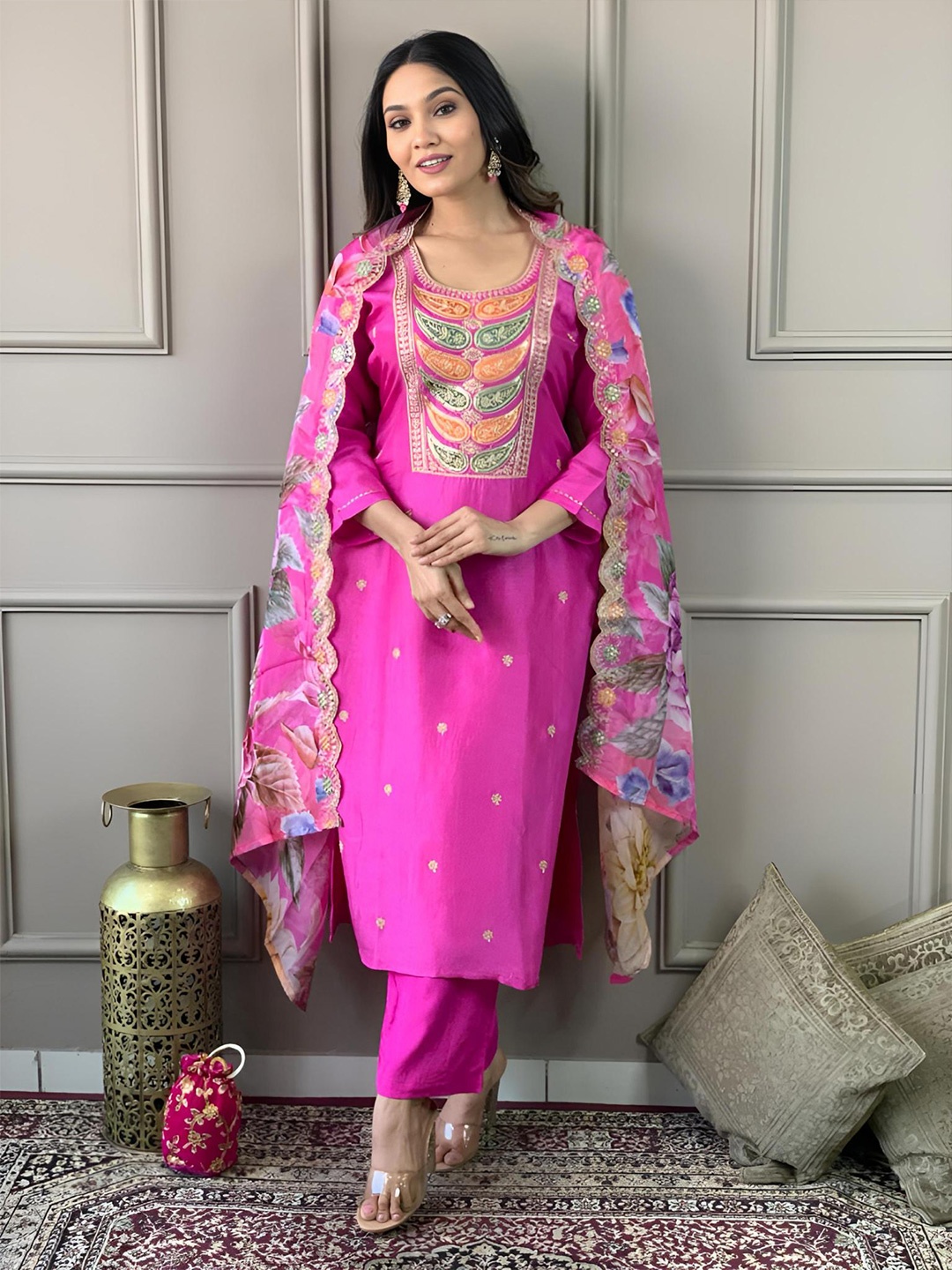 Moda Rapido Women Floral Embroidered Regular Thread Work Kurta with Trousers & With Dupatta, Pink
Moda Rapido Women Floral Embroidered Regular Thread Work Kurta with Trousers & With Dupatta, Pink