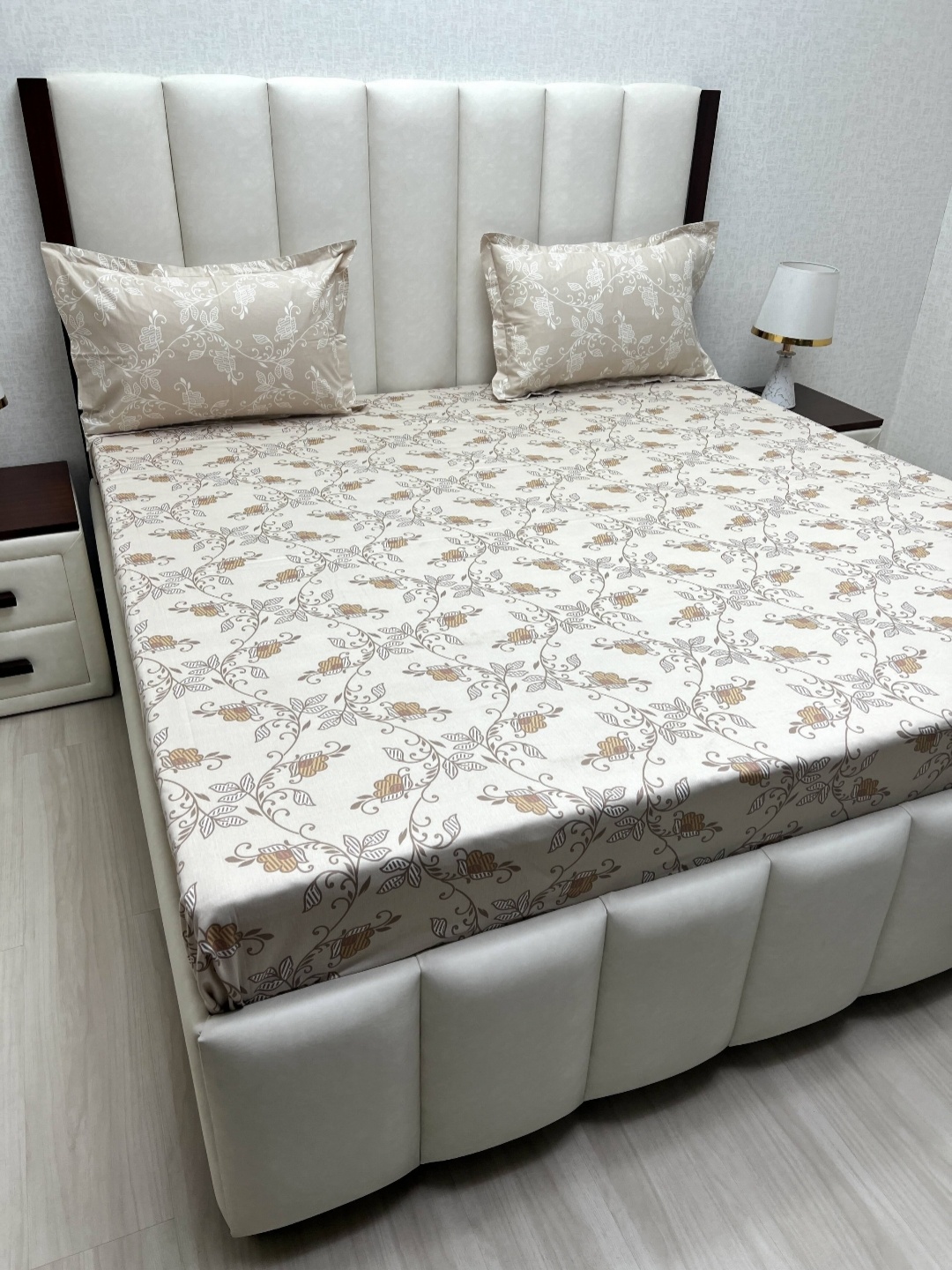Pure Decor lifestyle Brown Floral Printed Cotton 260 TC King Bedsheet Set 2.74m X 2.74m
Pure Decor lifestyle Brown Floral Printed Cotton 260 TC King Bedsheet Set 2.74m X 2.74m