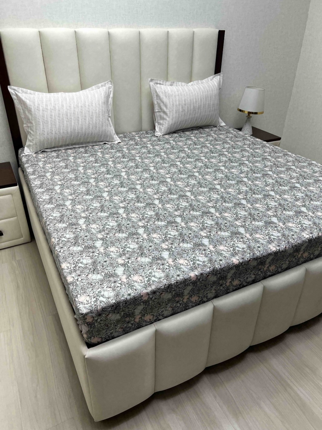 Pure Decor Lifestyle Grey Printed 330 TC Pure Cotton King Bedsheet Set- 2.74 m x 2.74 m
Pure Decor Lifestyle Grey Printed 330 TC Pure Cotton King Bedsheet Set- 2.74 m x 2.74 m