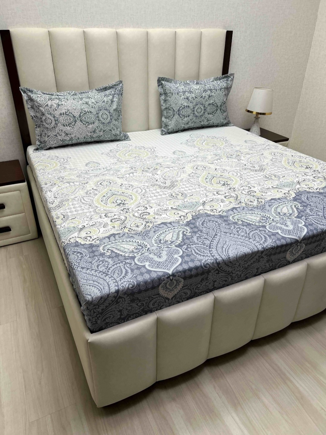 Pure Decor Lifestyle White Printed Pure Cotton 260 TC King Bedsheet Set 2.74m x 2.74m
Pure Decor Lifestyle White Printed Pure Cotton 260 TC King Bedsheet Set 2.74m x 2.74m