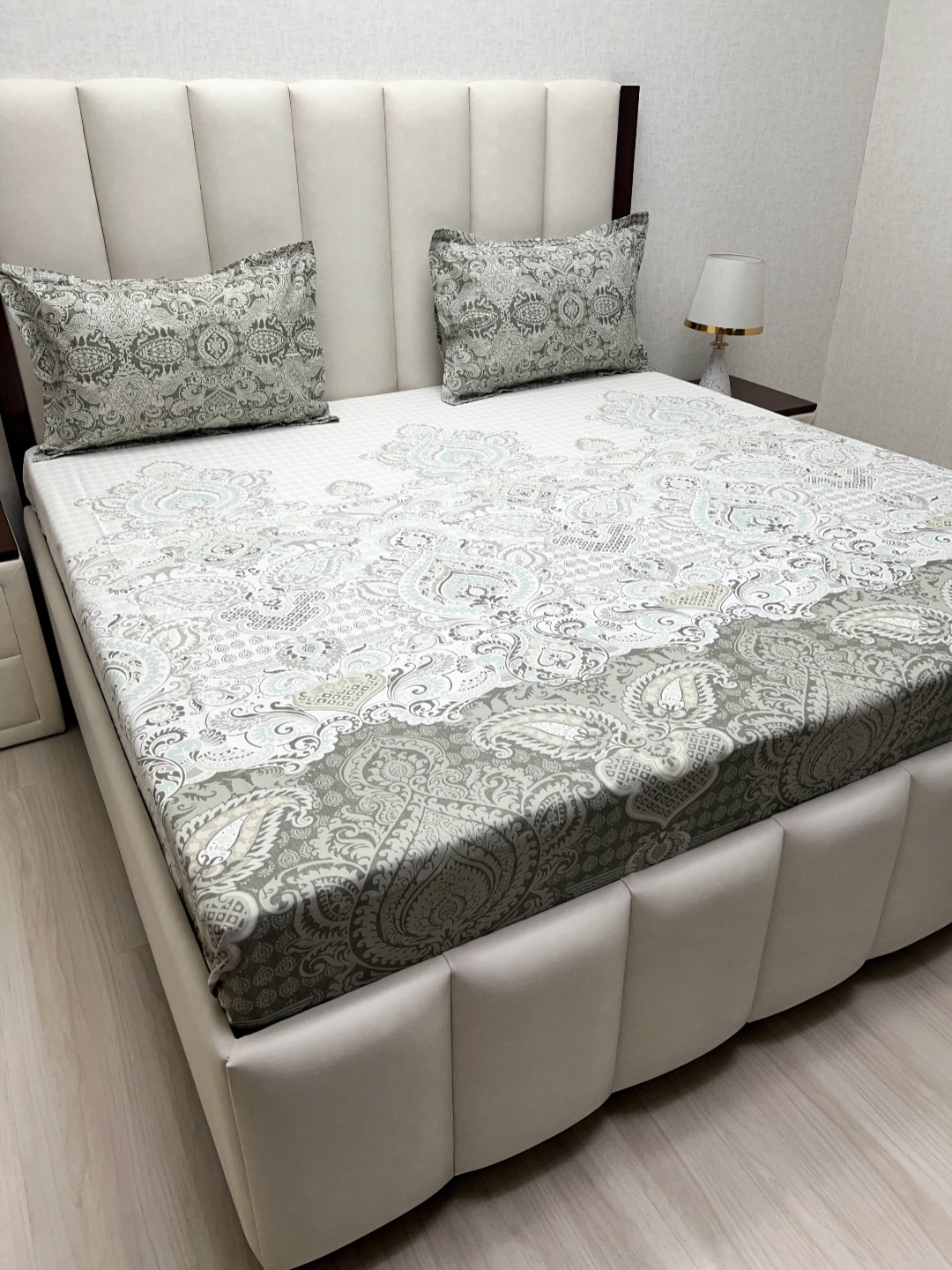 Pure Decor Lifestyle White Printed Pure Cotton 240 TC King Bedsheet Set 2.74m x 2.74m
Pure Decor Lifestyle White Printed Pure Cotton 240 TC King Bedsheet Set 2.74m x 2.74m