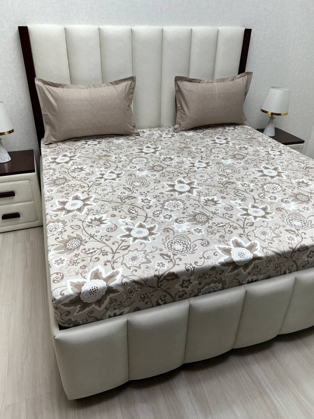 Pure Decor Lifestyle Brown Printed Pure Cotton 230 TC King Bedsheet Set 2.74m x 2.74m
Pure Decor Lifestyle Brown Printed Pure Cotton 230 TC King Bedsheet Set 2.74m x 2.74m
