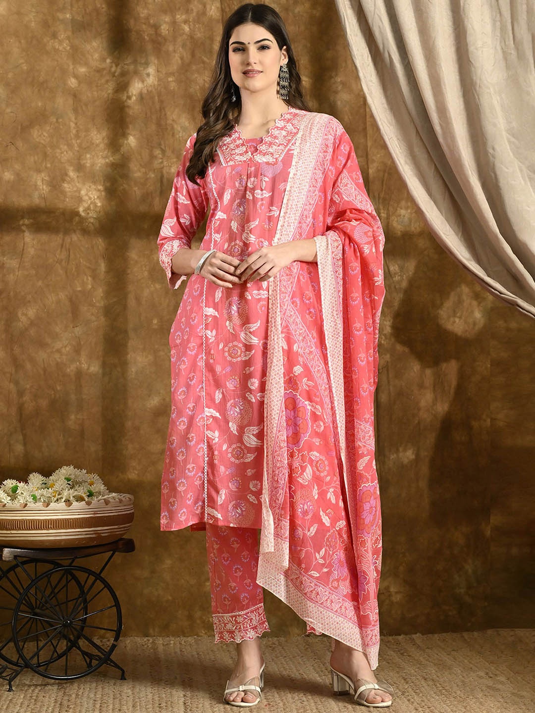 Anouk Women Floral Printed Regular Pure Cotton Kurta with Trousers & With Dupatta, Pink
Anouk Women Floral Printed Regular Pure Cotton Kurta with Trousers & With Dupatta, Pink