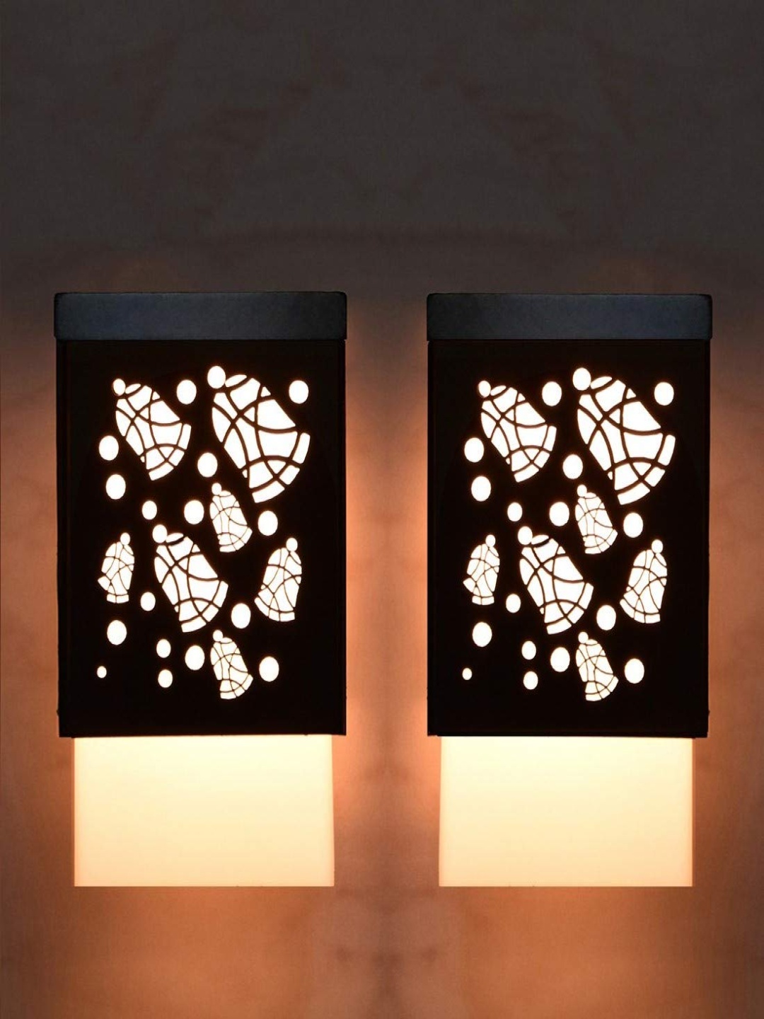 Gojeeva Black and White 2 Pieces Textured Wooden Contemporary Square Shaped Wall Lamps
Gojeeva Black and White 2 Pieces Textured Wooden Contemporary Square Shaped Wall Lamps