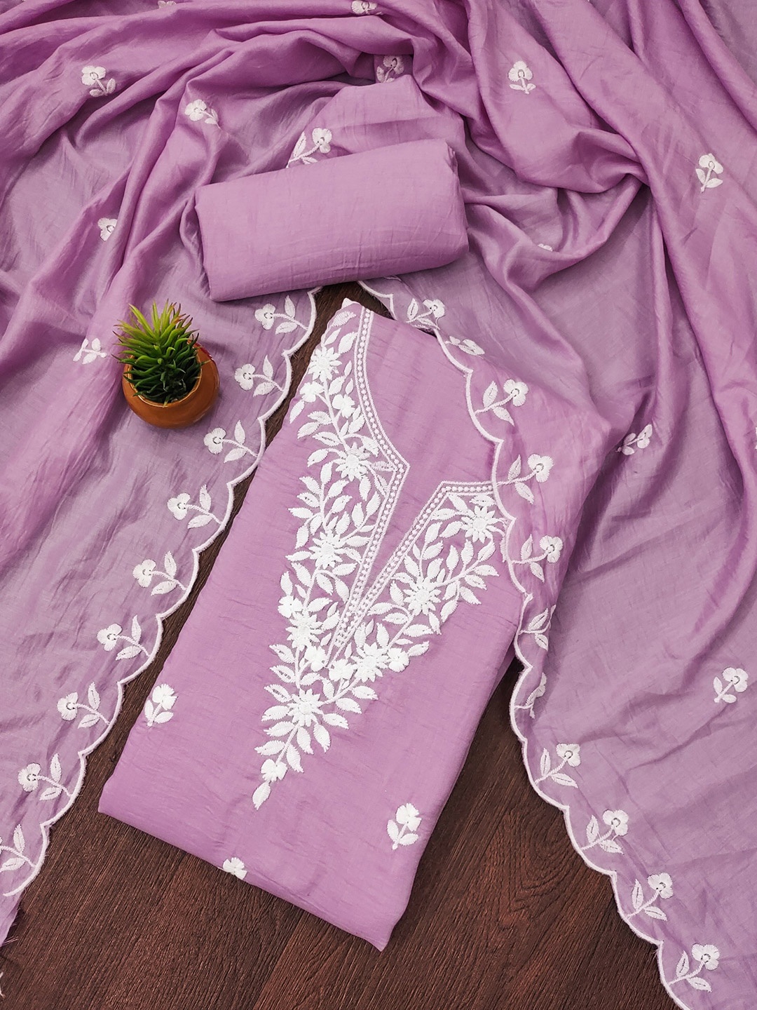 Rangtulika Ethnics Floral Embroidered Parampara Cotton Unstitched Dress Material, Pink
Rangtulika Ethnics Floral Embroidered Parampara Cotton Unstitched Dress Material, Pink