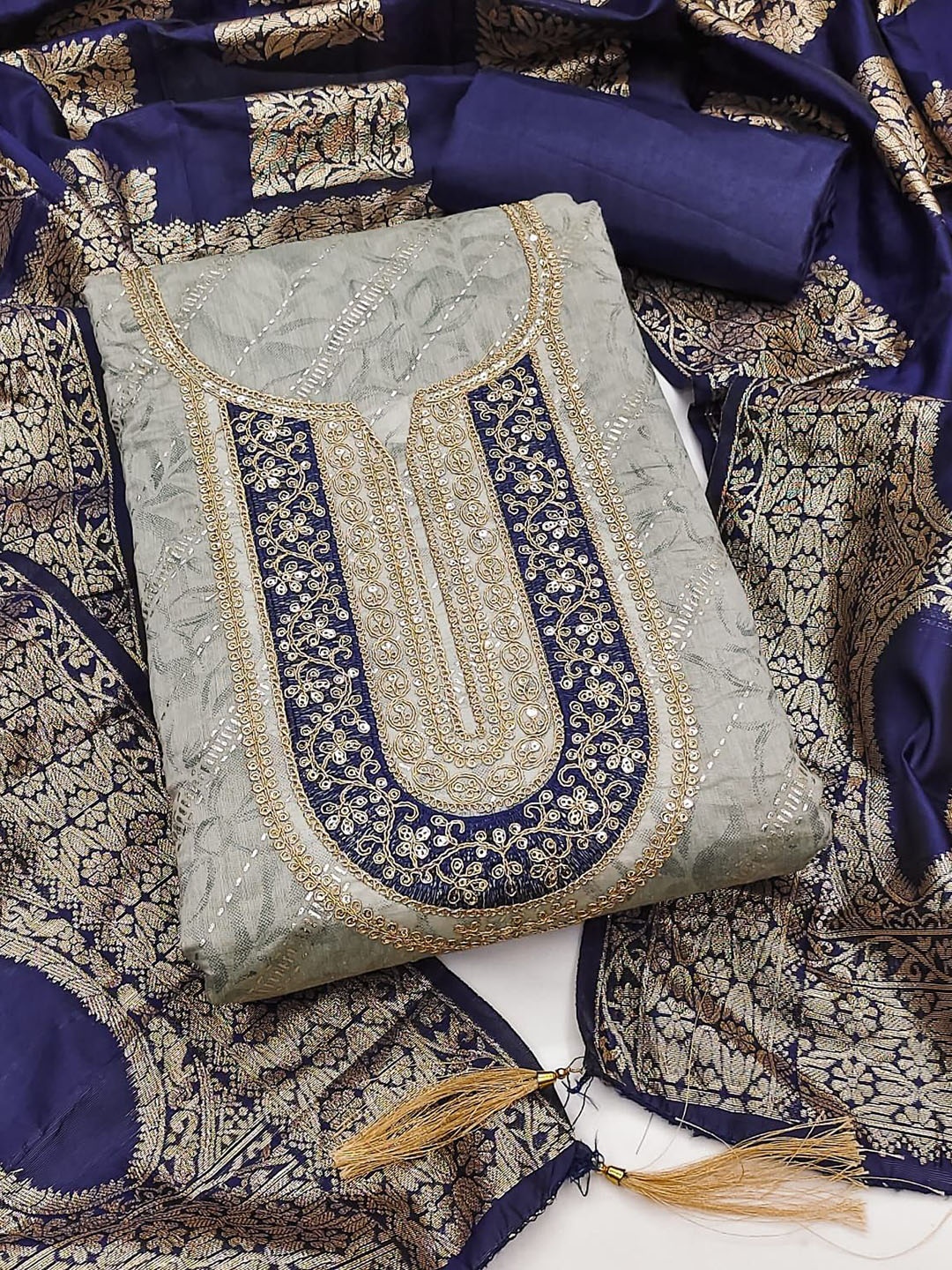 BlissFlair Floral Printed Thread Work Chanderi Cotton Unstitched Dress Material, Blue
BlissFlair Floral Printed Thread Work Chanderi Cotton Unstitched Dress Material, Blue