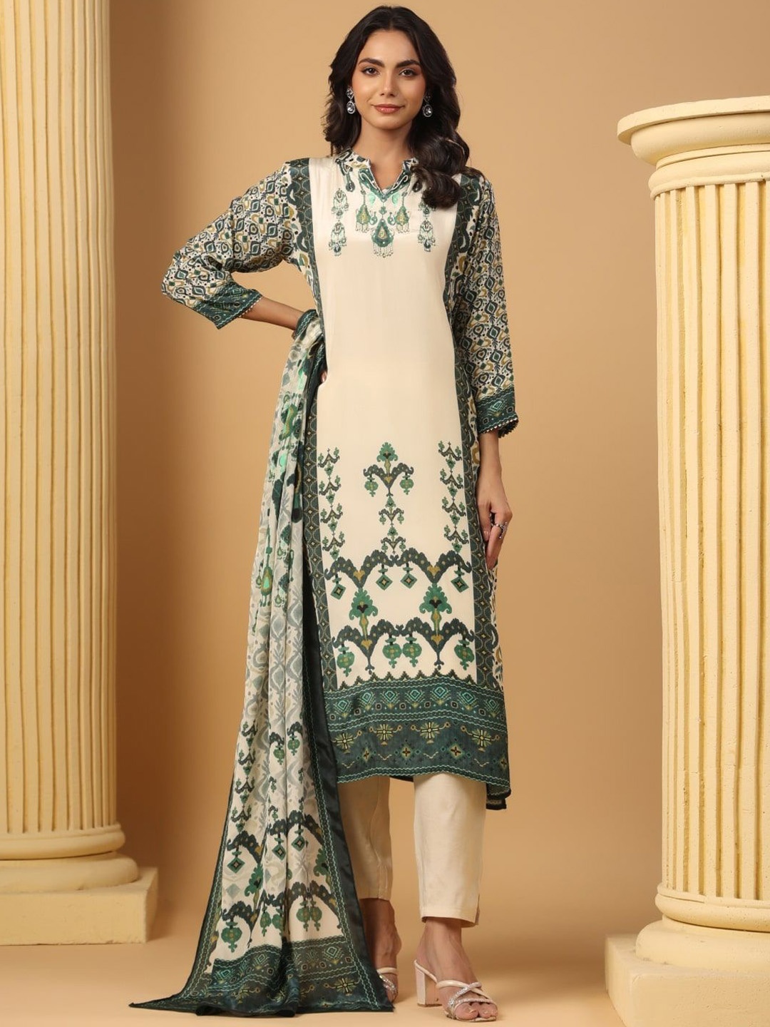 Sindh Fashion Women Embroidered Regular Beads and Stones Kurta with Trousers & With Dupatta, Beige
Sindh Fashion Women Embroidered Regular Beads and Stones Kurta with Trousers & With Dupatta, Beige