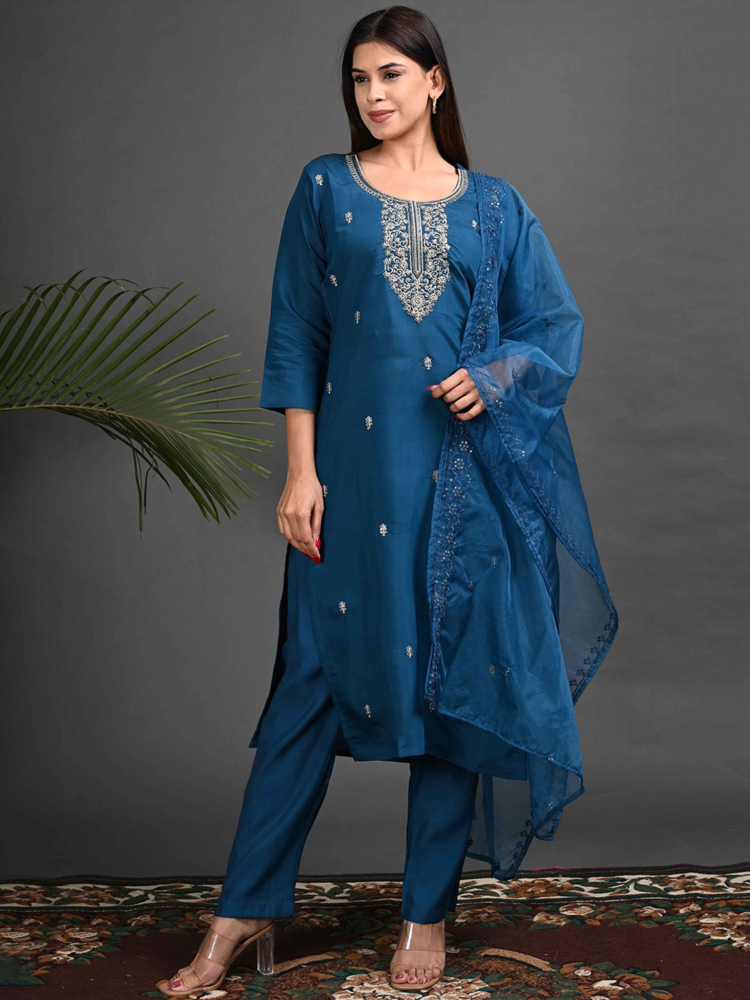 GOLDSTROMS Floral Embroidered Sequinned Georgette Straight Kurta With Trousers & Dupatta, Blue
GOLDSTROMS Floral Embroidered Sequinned Georgette Straight Kurta With Trousers & Dupatta, Blue