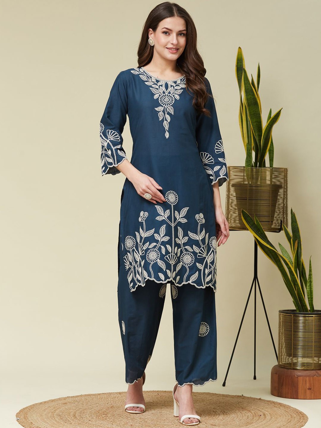MOKOSH Floral Embroidered Thread Work Round Neck Pure Cotton Kurta with Trousers, Teal
MOKOSH Floral Embroidered Thread Work Round Neck Pure Cotton Kurta with Trousers, Teal