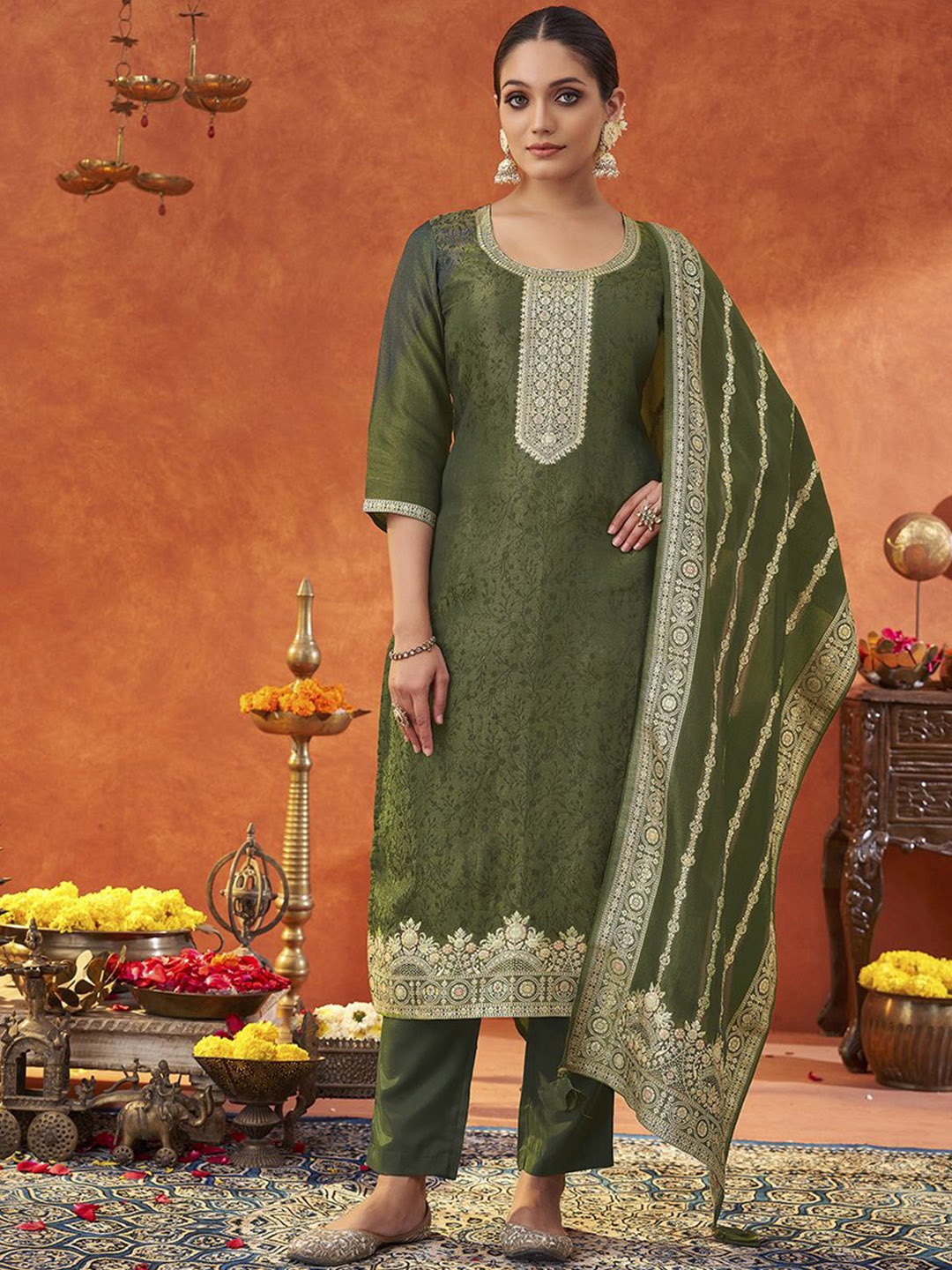 HRITIKA Women Floral Regular Kurta with Trousers & With Dupatta, Green
HRITIKA Women Floral Regular Kurta with Trousers & With Dupatta, Green