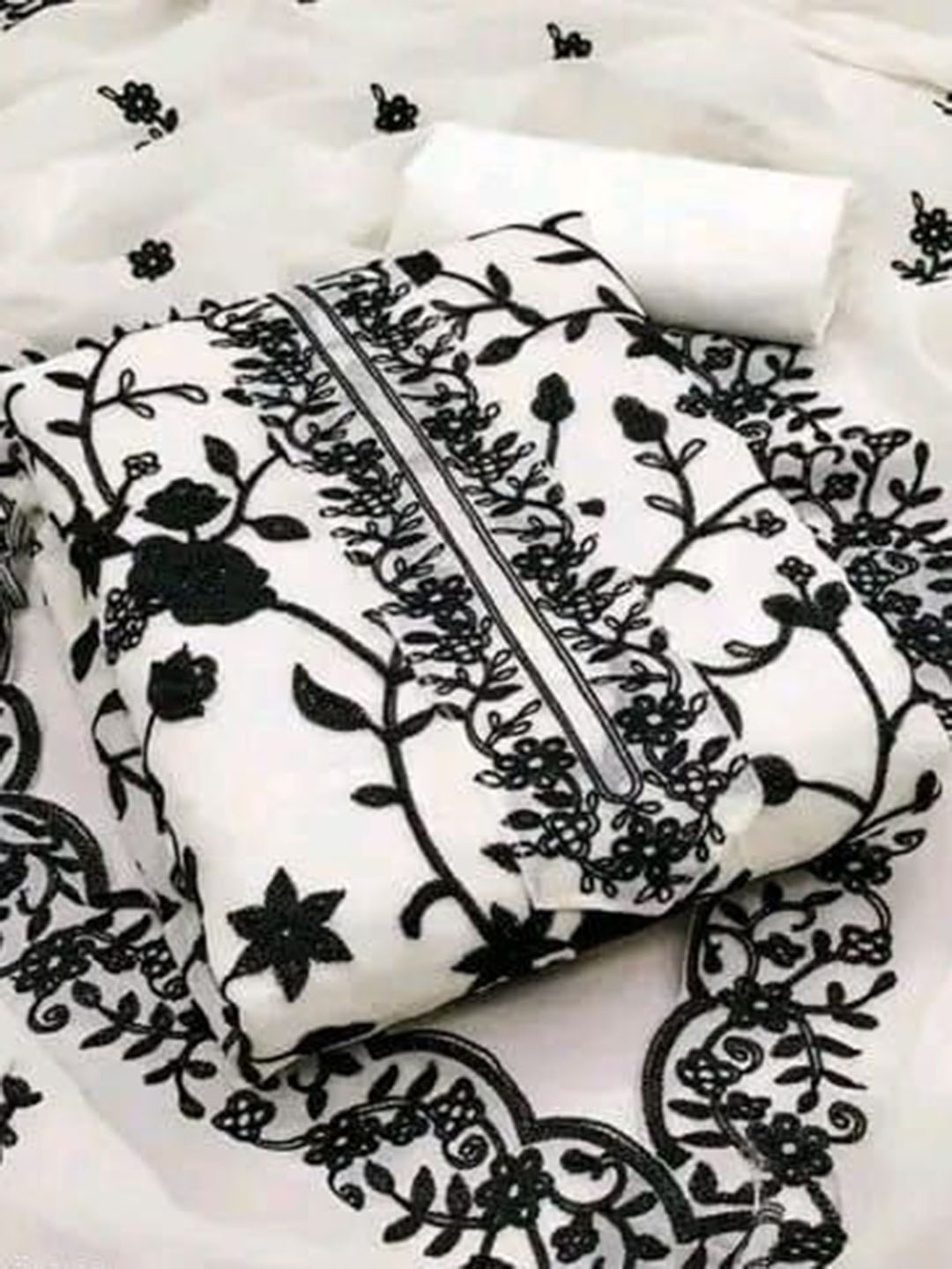BlissFlair Floral Embroidered Thread Work Georgette Unstitched Dress Material, White
BlissFlair Floral Embroidered Thread Work Georgette Unstitched Dress Material, White