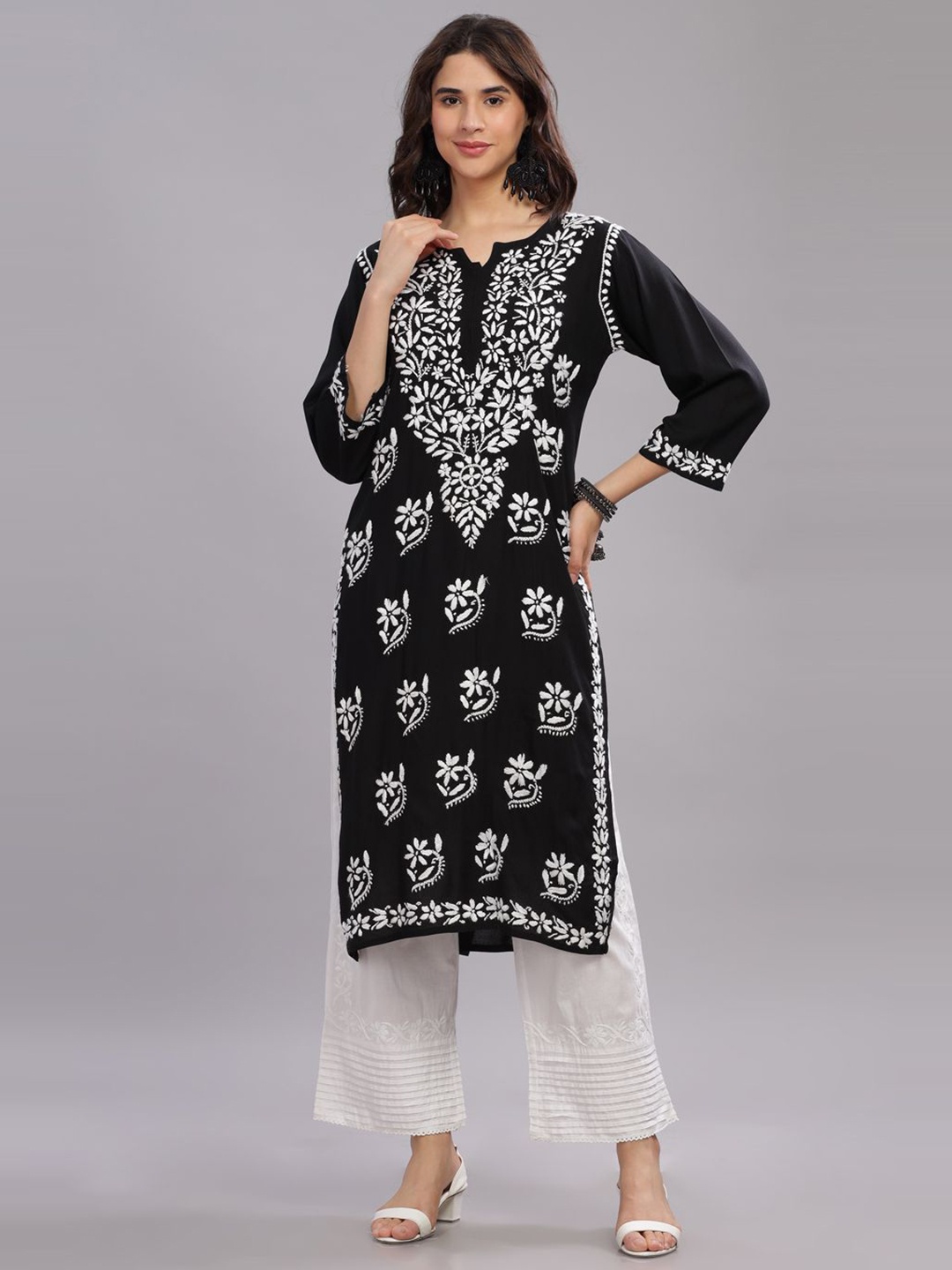 Club Loom Floral Embroidered Notch Neck Chikankari Pure Cotton Straight Kurta, Black
Club Loom Floral Embroidered Notch Neck Chikankari Pure Cotton Straight Kurta, Black