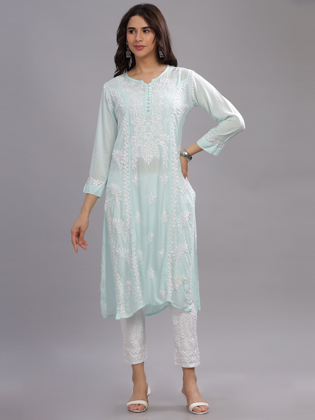 Club Loom Floral Embroidered Round Neck Chikankari Pure Cotton Straight Kurta, Green
Club Loom Floral Embroidered Round Neck Chikankari Pure Cotton Straight Kurta, Green
