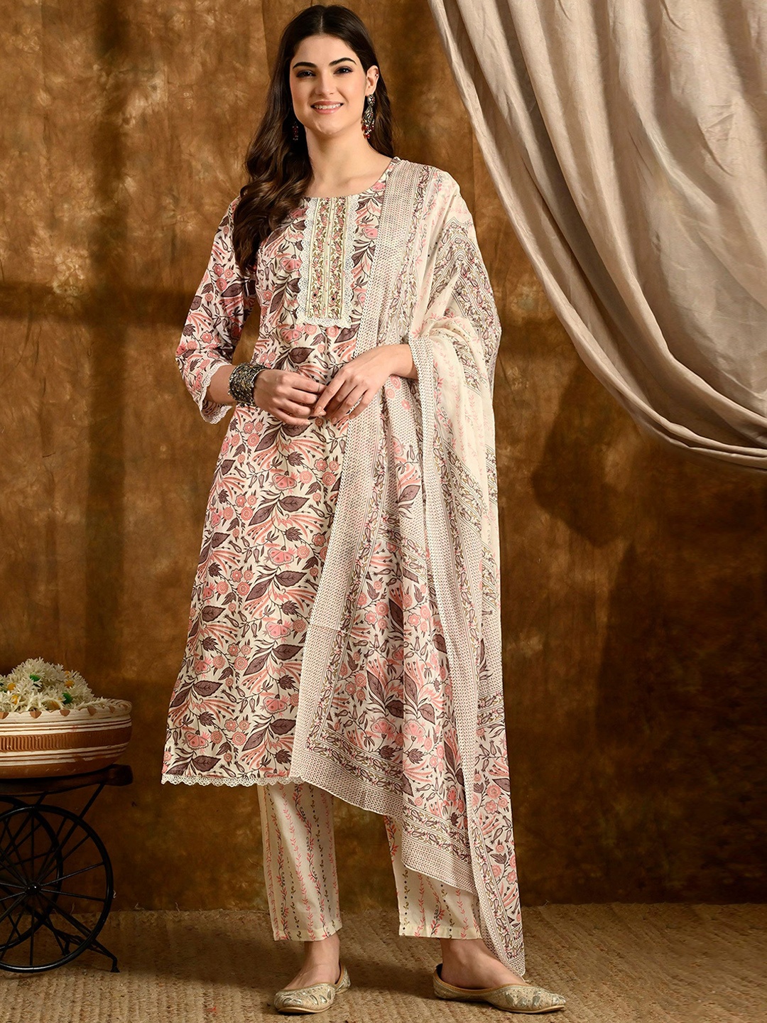 Anouk Women Floral Embroidered Regular Pure Cotton Kurta with Trousers & With Dupatta, Cream
Anouk Women Floral Embroidered Regular Pure Cotton Kurta with Trousers & With Dupatta, Cream