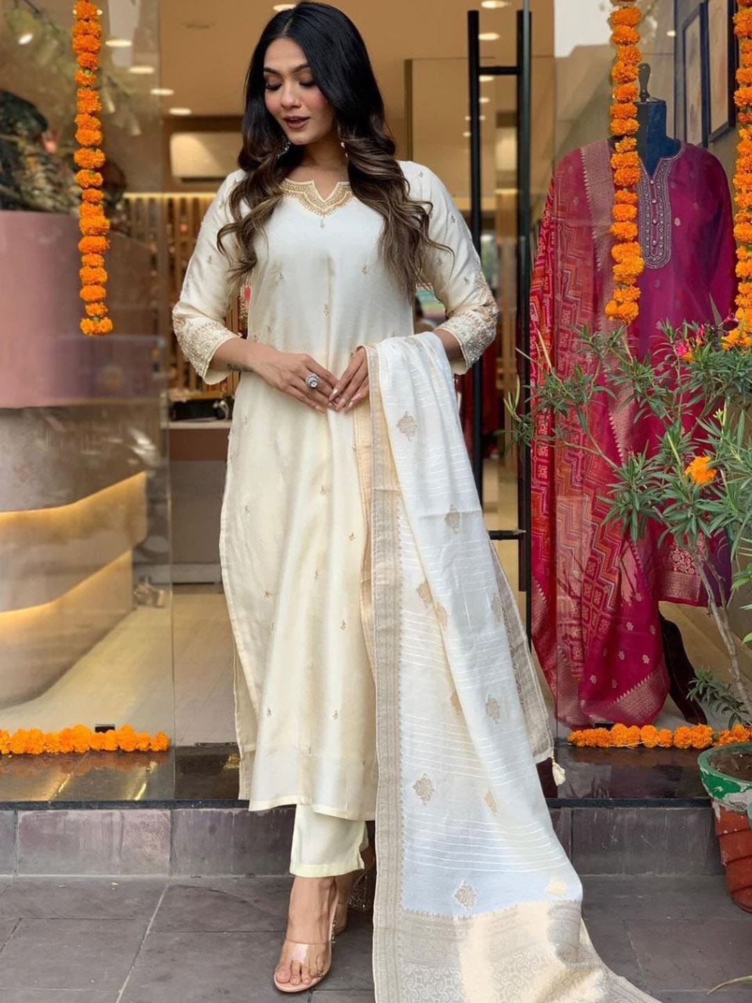 COLORWINGS Women Ethnic Motifs Embroidered Regular Thread Work Kurta with Trousers & With Dupatta, Off white
COLORWINGS Women Ethnic Motifs Embroidered Regular Thread Work Kurta with Trousers & With Dupatta, Off white