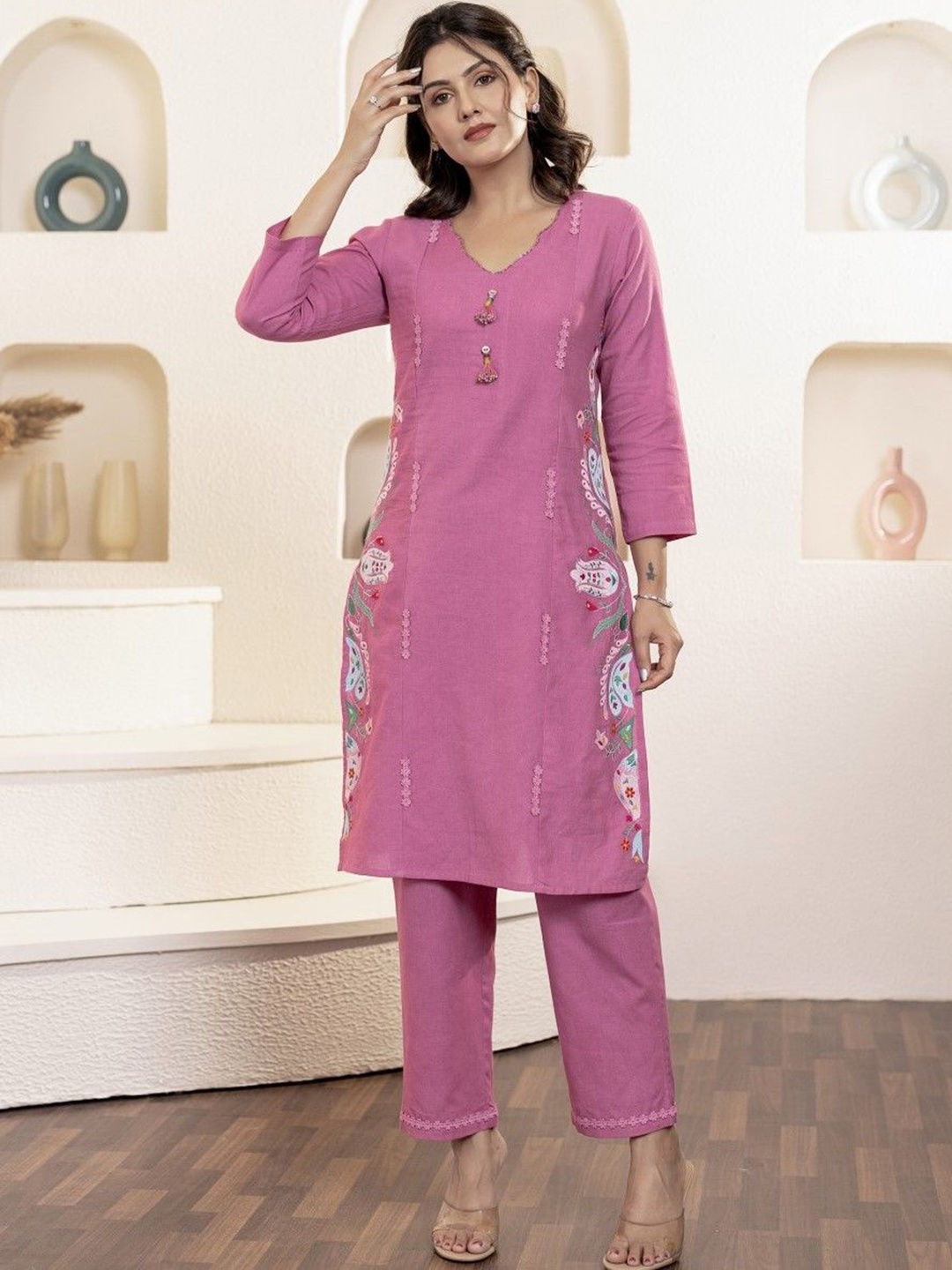 AUTUMN LANE Women Floral Embroidered Regular Thread Work Pure Cotton Kurta with Trousers, Pink
AUTUMN LANE Women Floral Embroidered Regular Thread Work Pure Cotton Kurta with Trousers, Pink