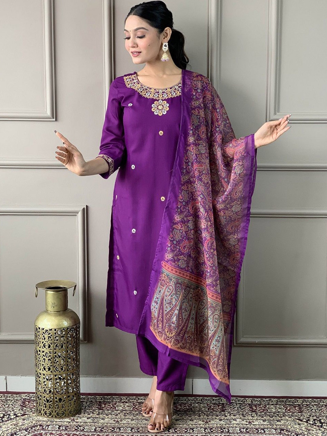 KAUTIK FABRICS Women Embroidered Regular Thread Work Kurta with Trousers & With Dupatta, Purple
KAUTIK FABRICS Women Embroidered Regular Thread Work Kurta with Trousers & With Dupatta, Purple