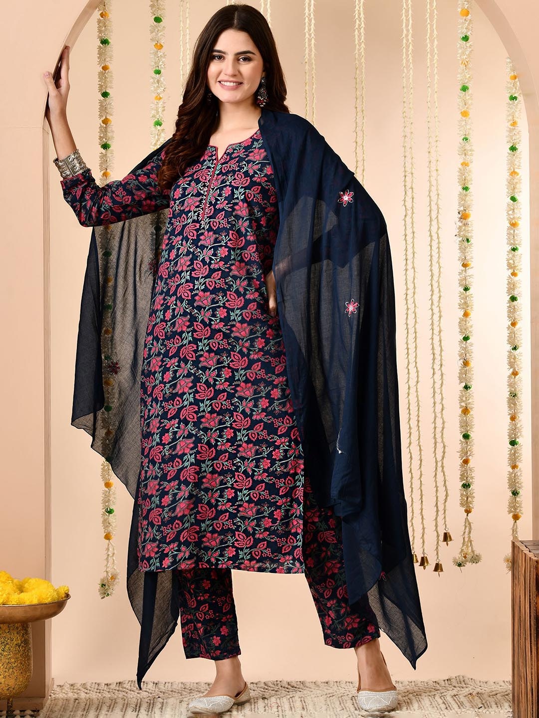 Anouk Women Floral Printed Regular Pure Cotton Kurta with Trousers & With Dupatta, Blue
Anouk Women Floral Printed Regular Pure Cotton Kurta with Trousers & With Dupatta, Blue